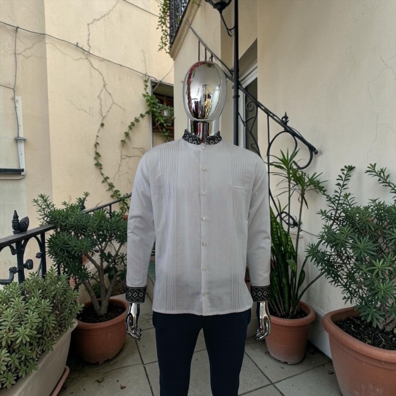 FILIPINA CHINANTECA BORDADO EN CUELLO Y PUÑOS