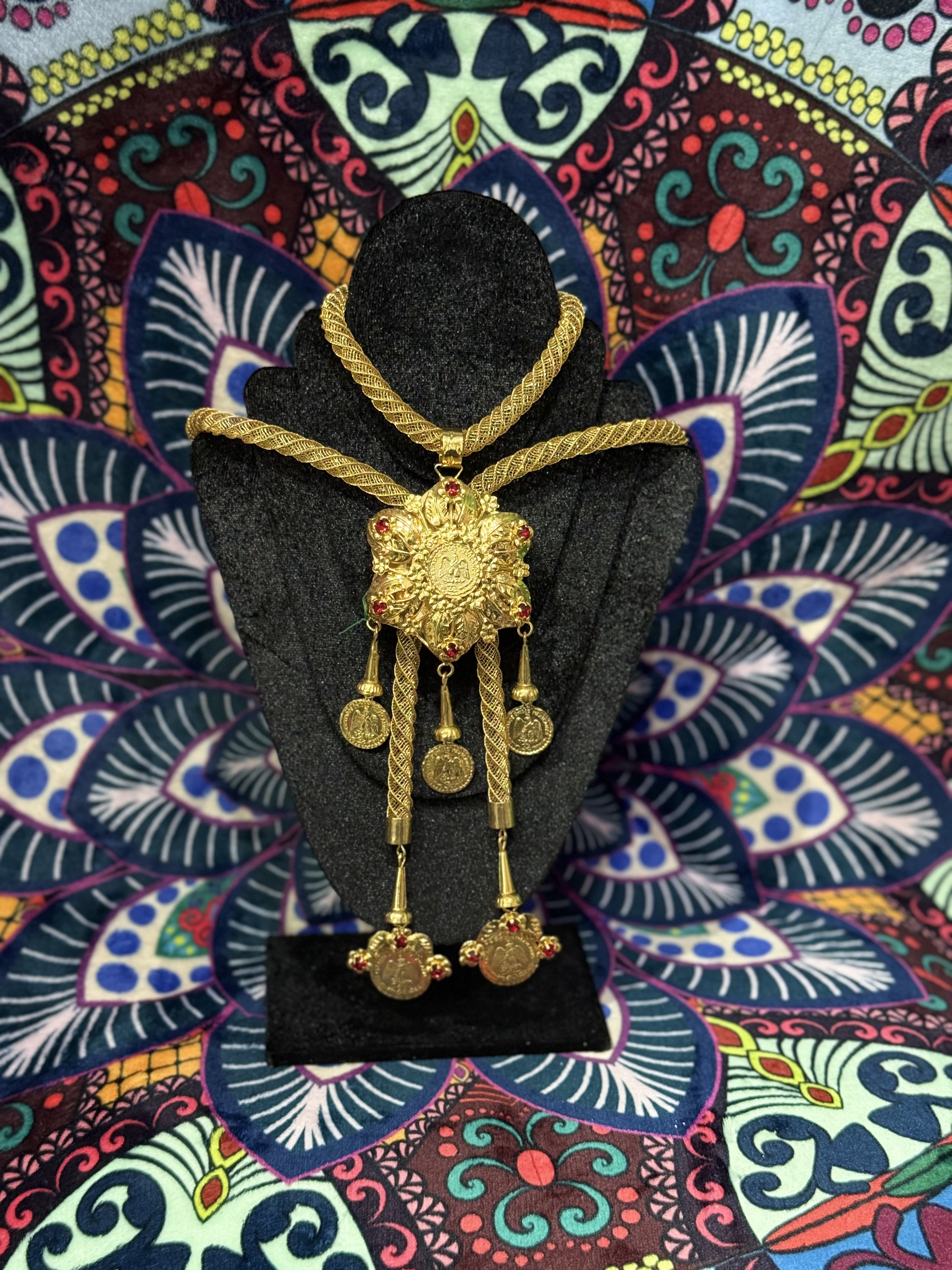 Collar dorado tradicional en Filigrana Estrella