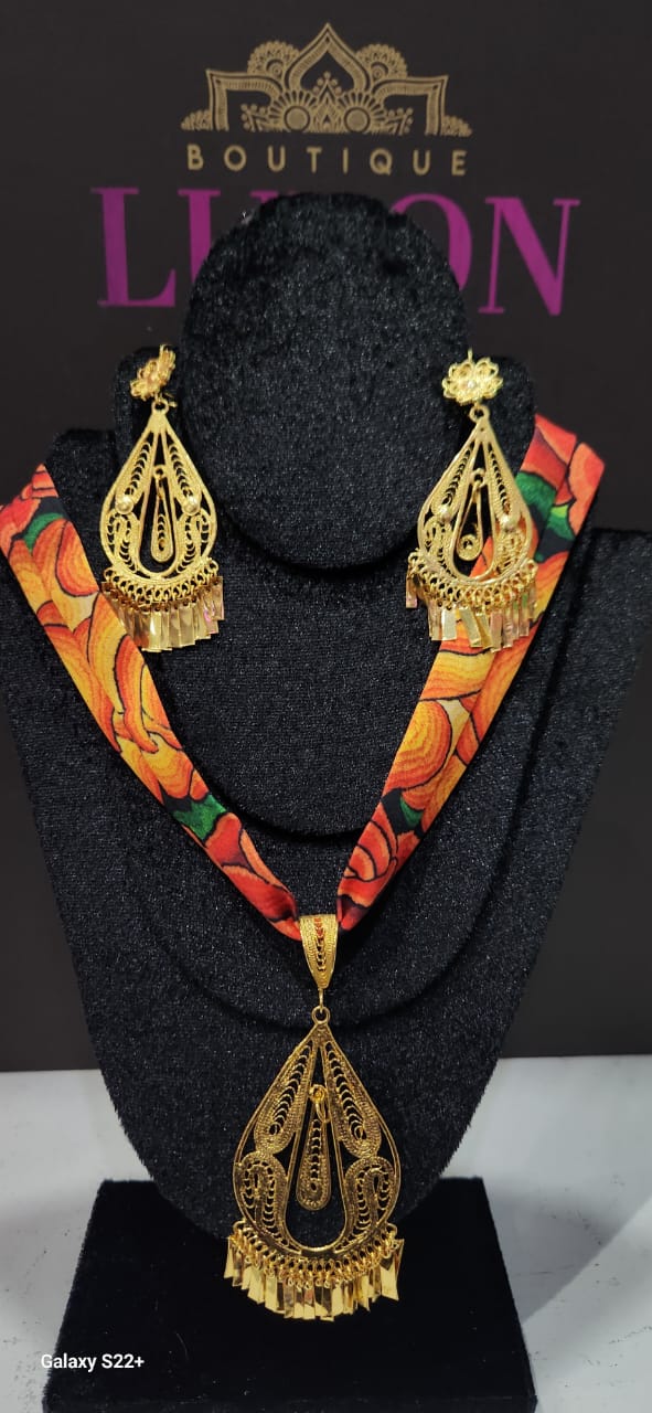 Conjunto de aretes y dije en Filigrana