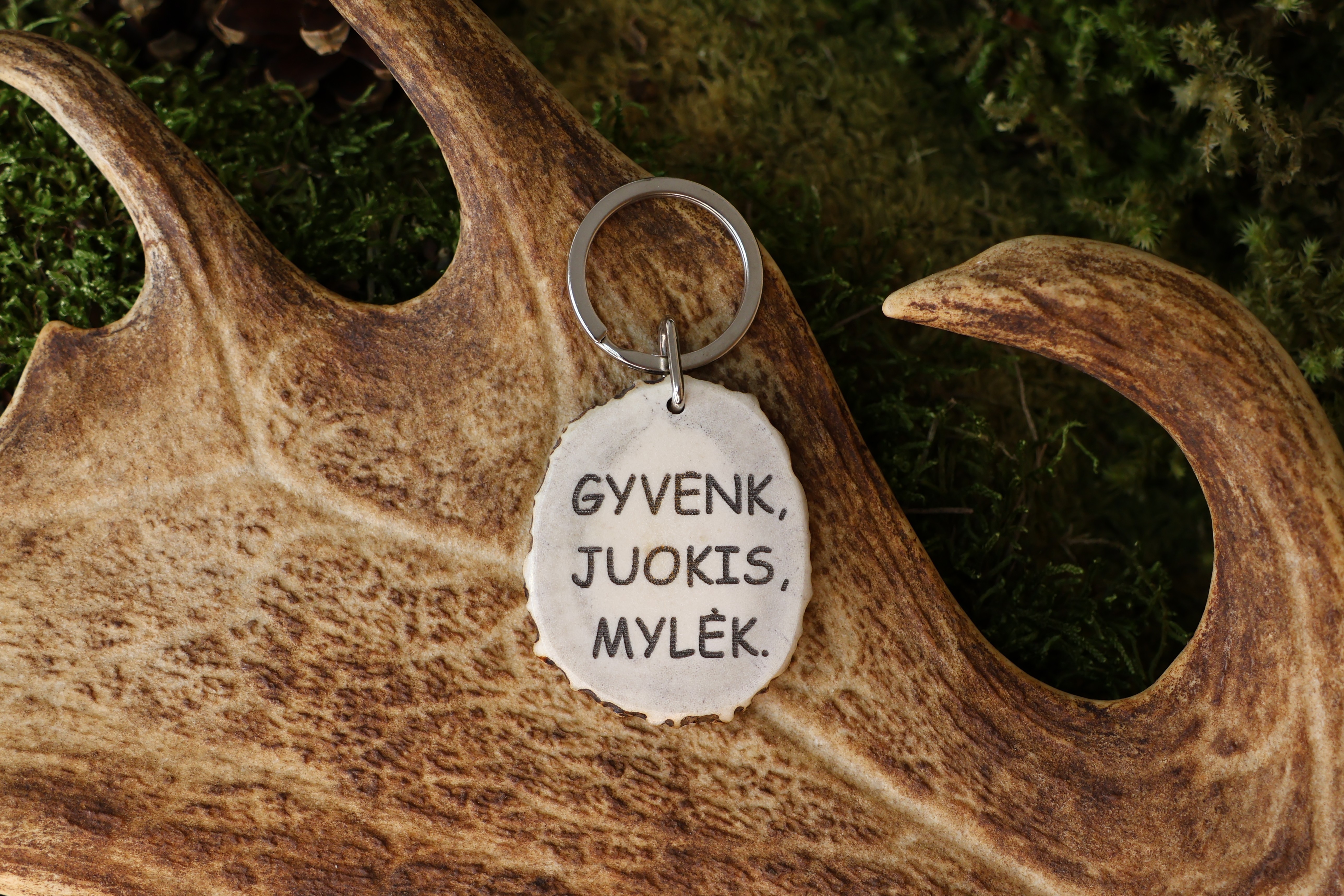 Raktų pakabukas "GYVENK, JUOKIS, MYLĖK"