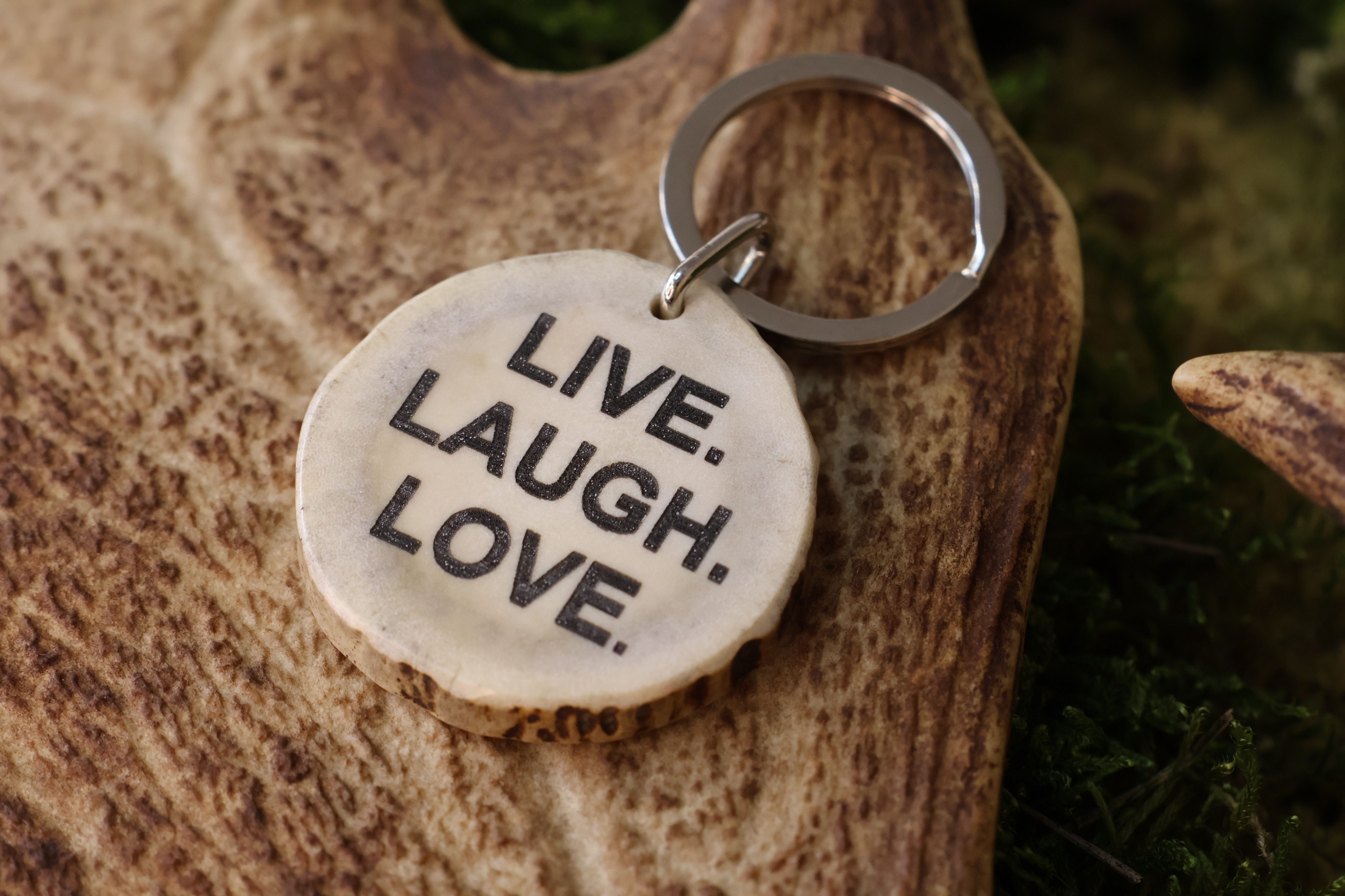 Raktų pakabukas "LIVE. LAUGH. LOVE."