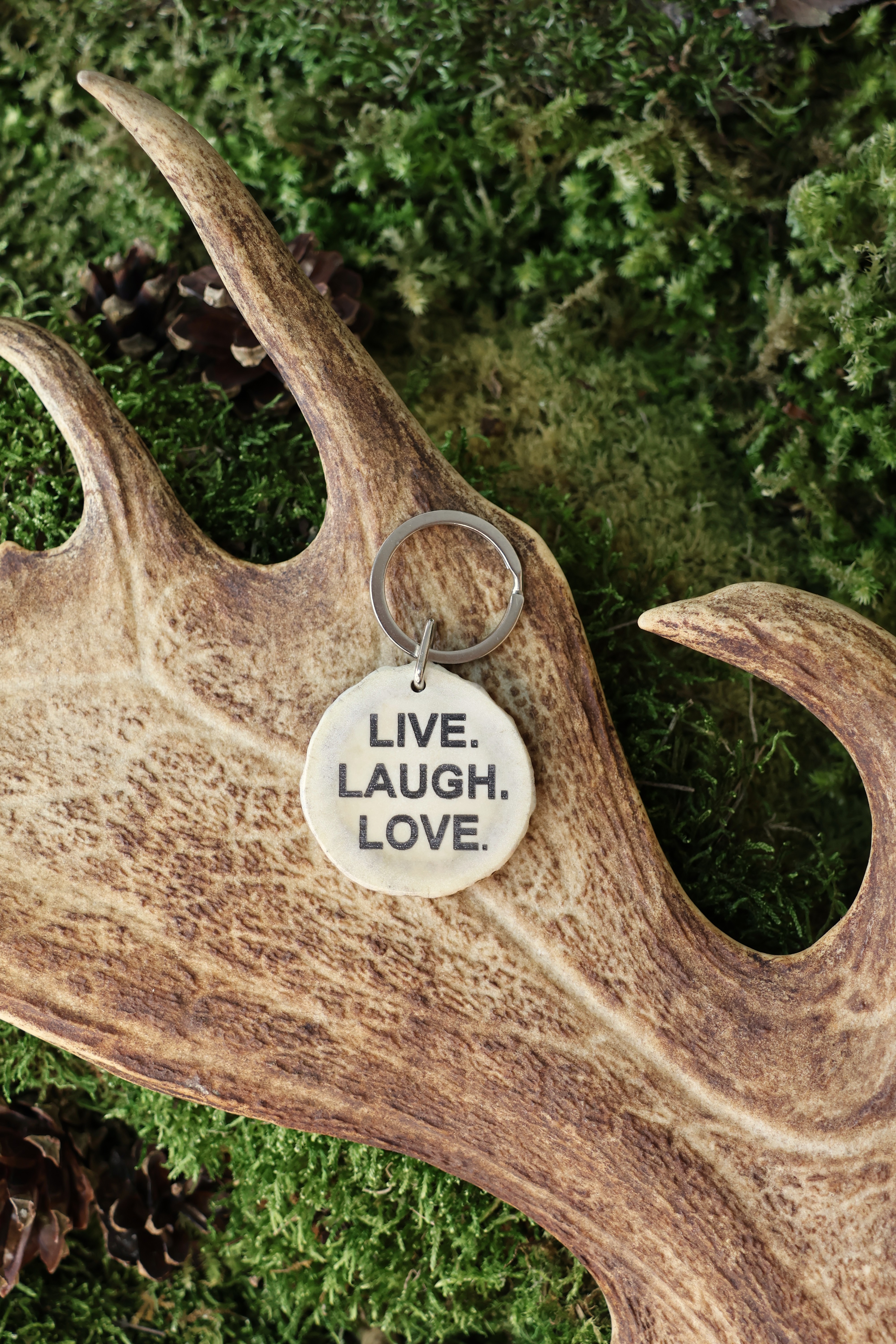 Raktų pakabukas "LIVE. LAUGH. LOVE."