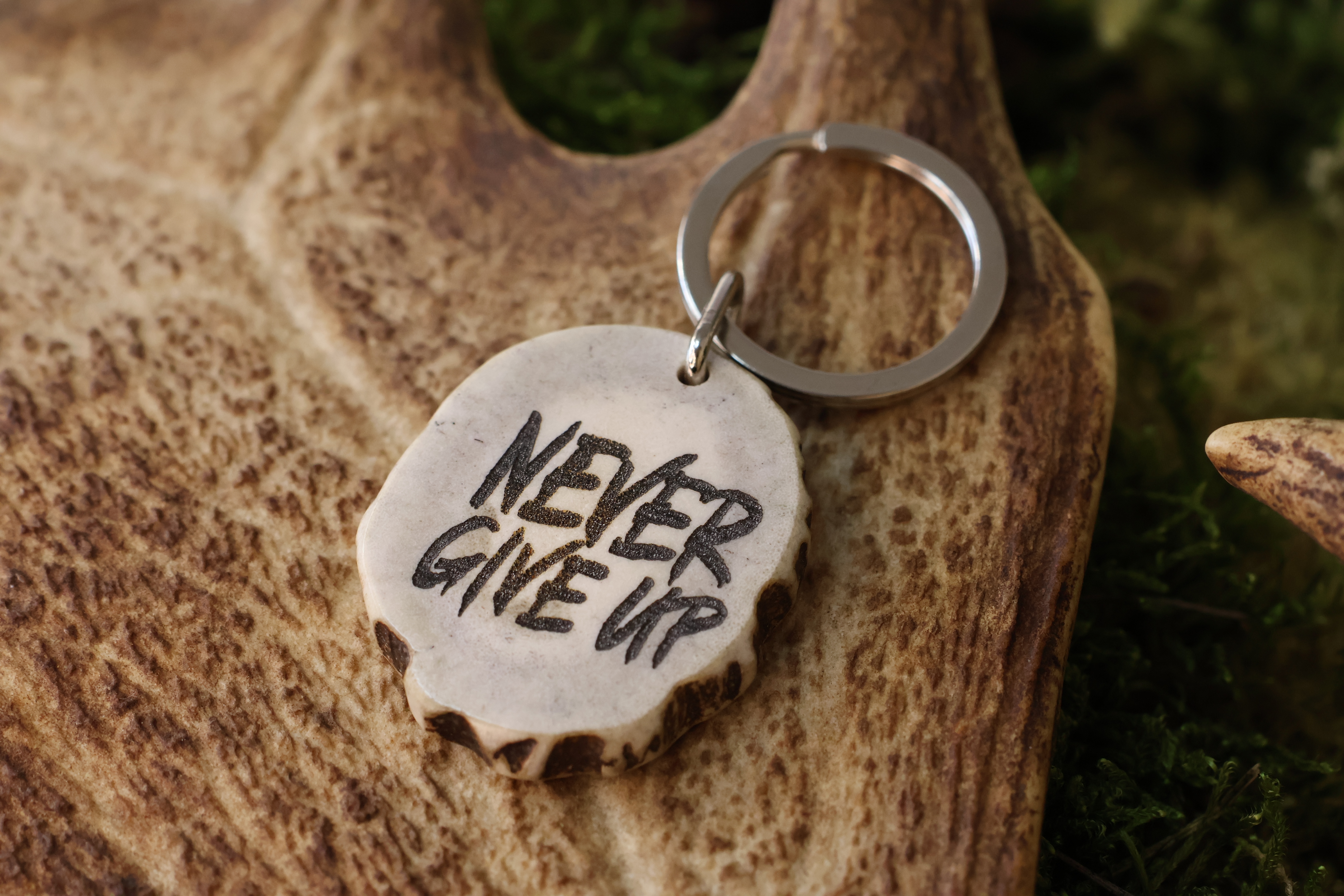 Raktų pakabukas "NEVER GIVE UP"