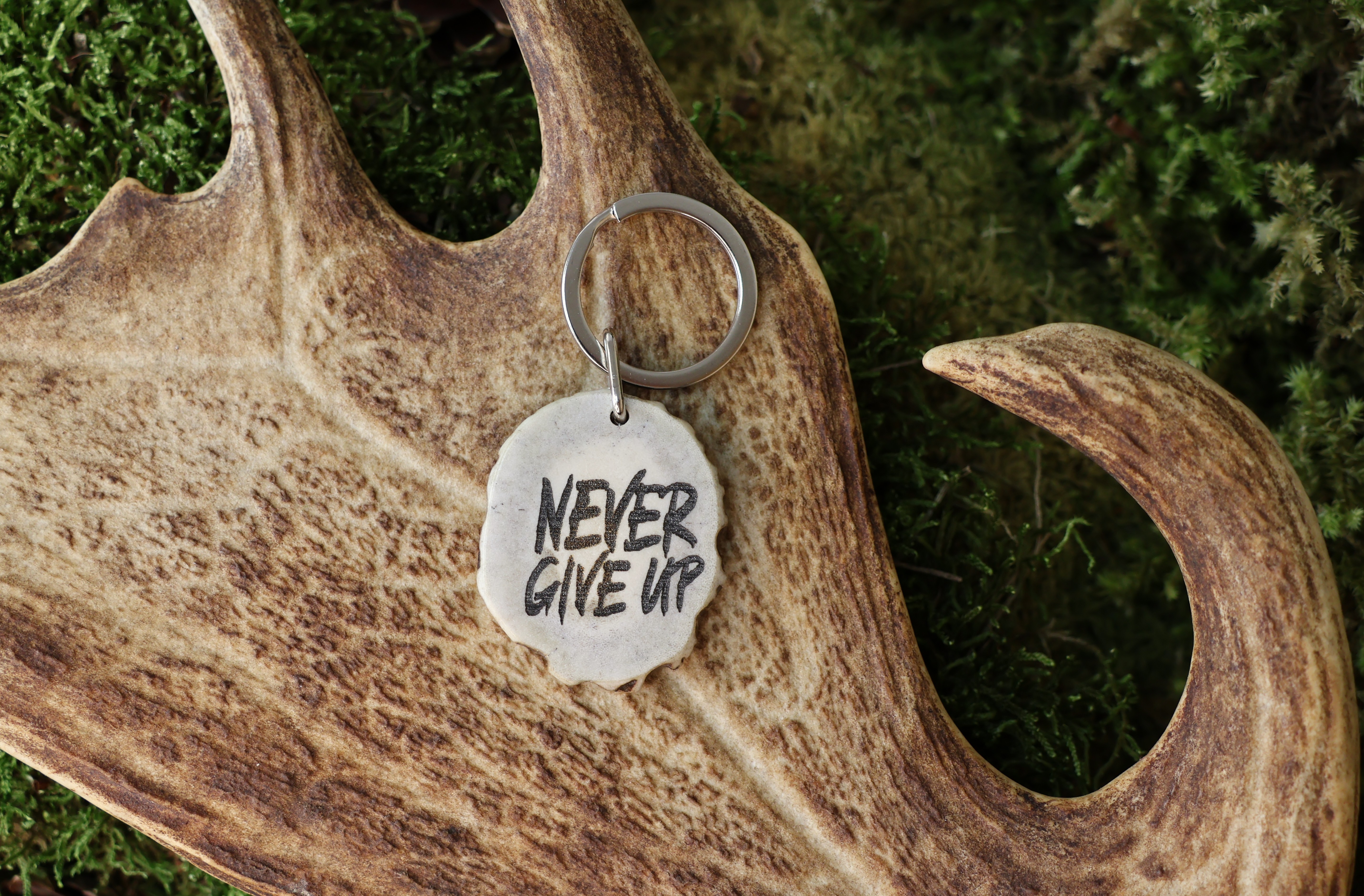 Raktų pakabukas "NEVER GIVE UP"