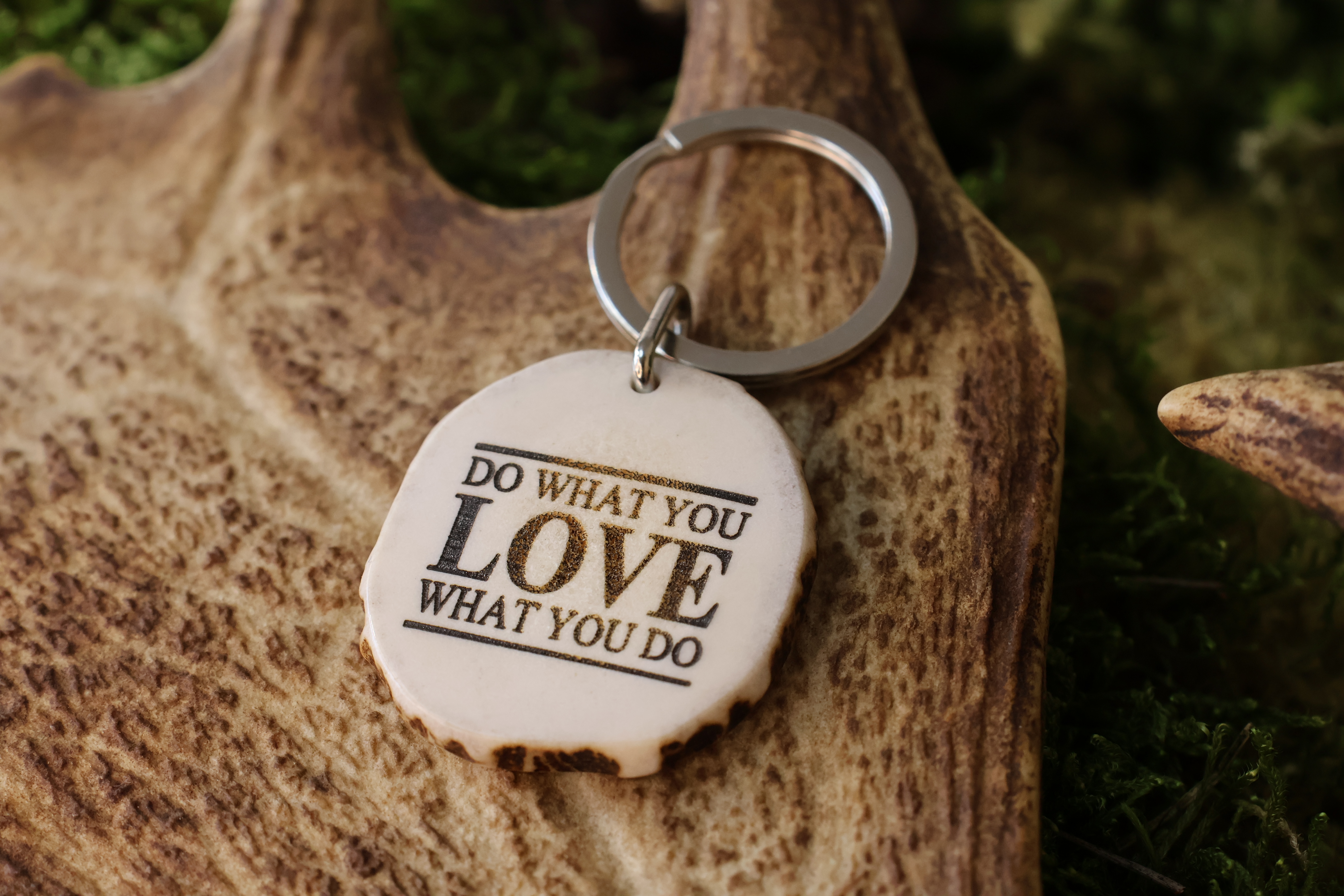 Raktų pakabukas "DO WHAT YOU LOVE - LOVE WHAT YOU DO"