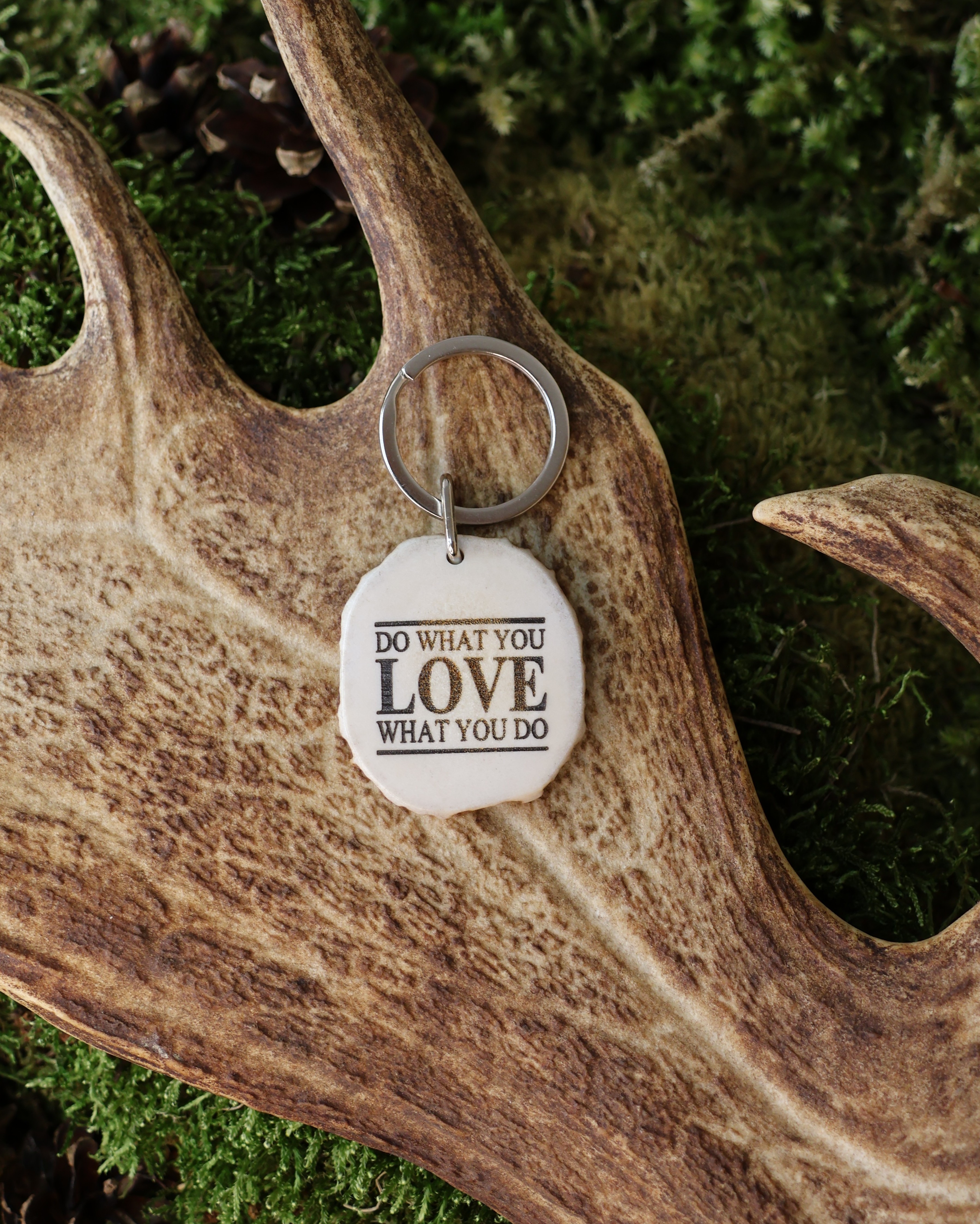 Raktų pakabukas "DO WHAT YOU LOVE - LOVE WHAT YOU DO"