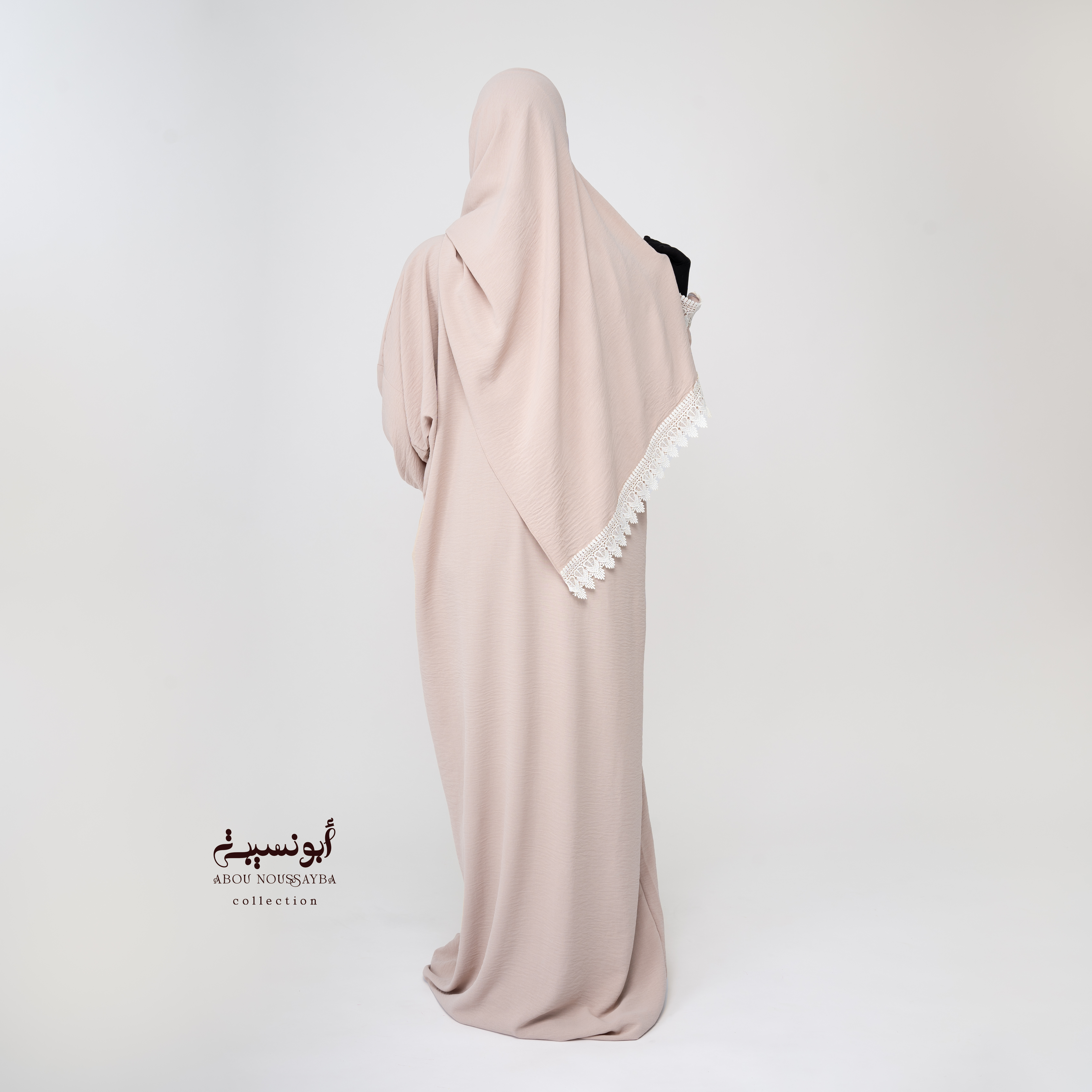 Habit de prière rose clair  ثوب صلاة باللون الوردي الفاتح