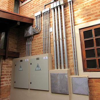 Instalação de Carregador de Veículo Elétrico até 30 metros.