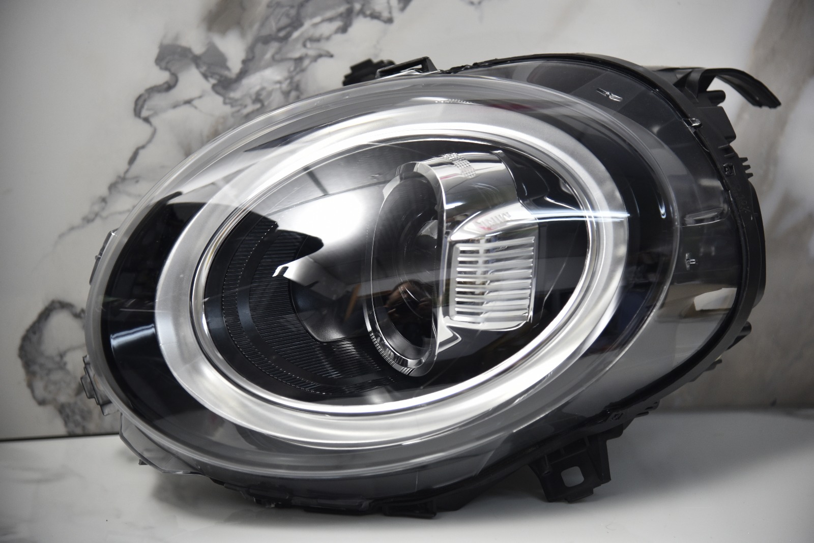 Farol Dianteiro Esquerdo LED MINI Cooper (F55 / F56 / F57) (2018–2021)