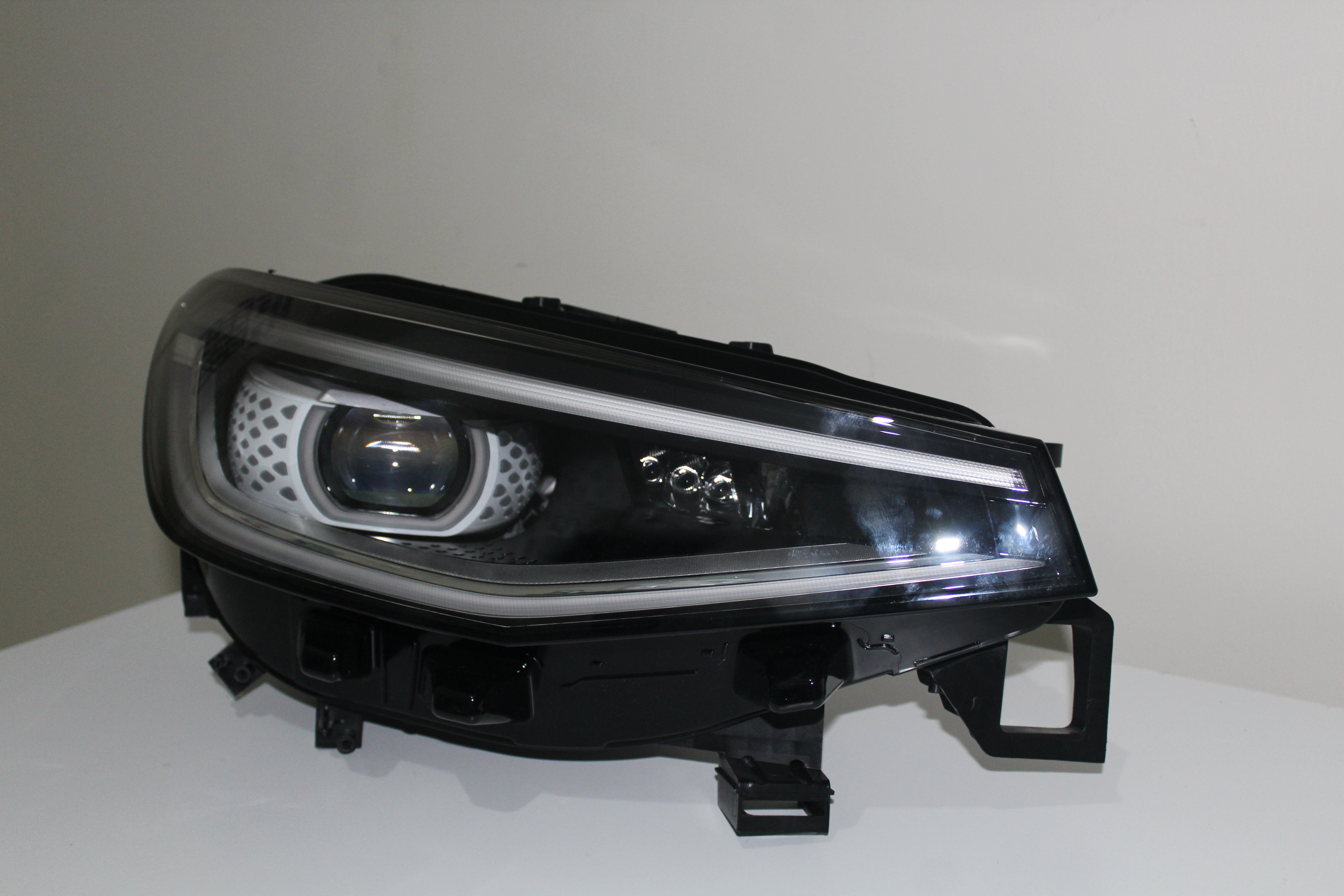 Farol Dianteiro Direito Full LED Volkswagen ID.4 (E11) (2021–2023)