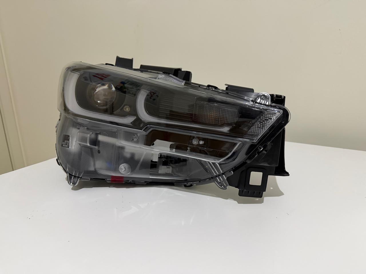 Farol Dianteiro Direito LED / AFS Mazda CX-5