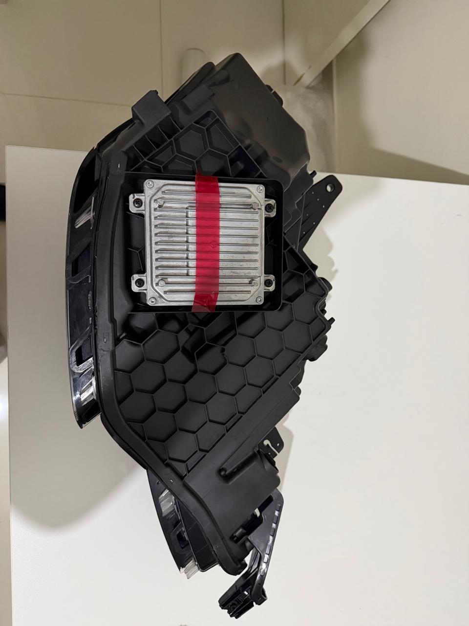 Farol Dianteiro Esquerdo LED / AFS BYD SEAL (2022–2025)