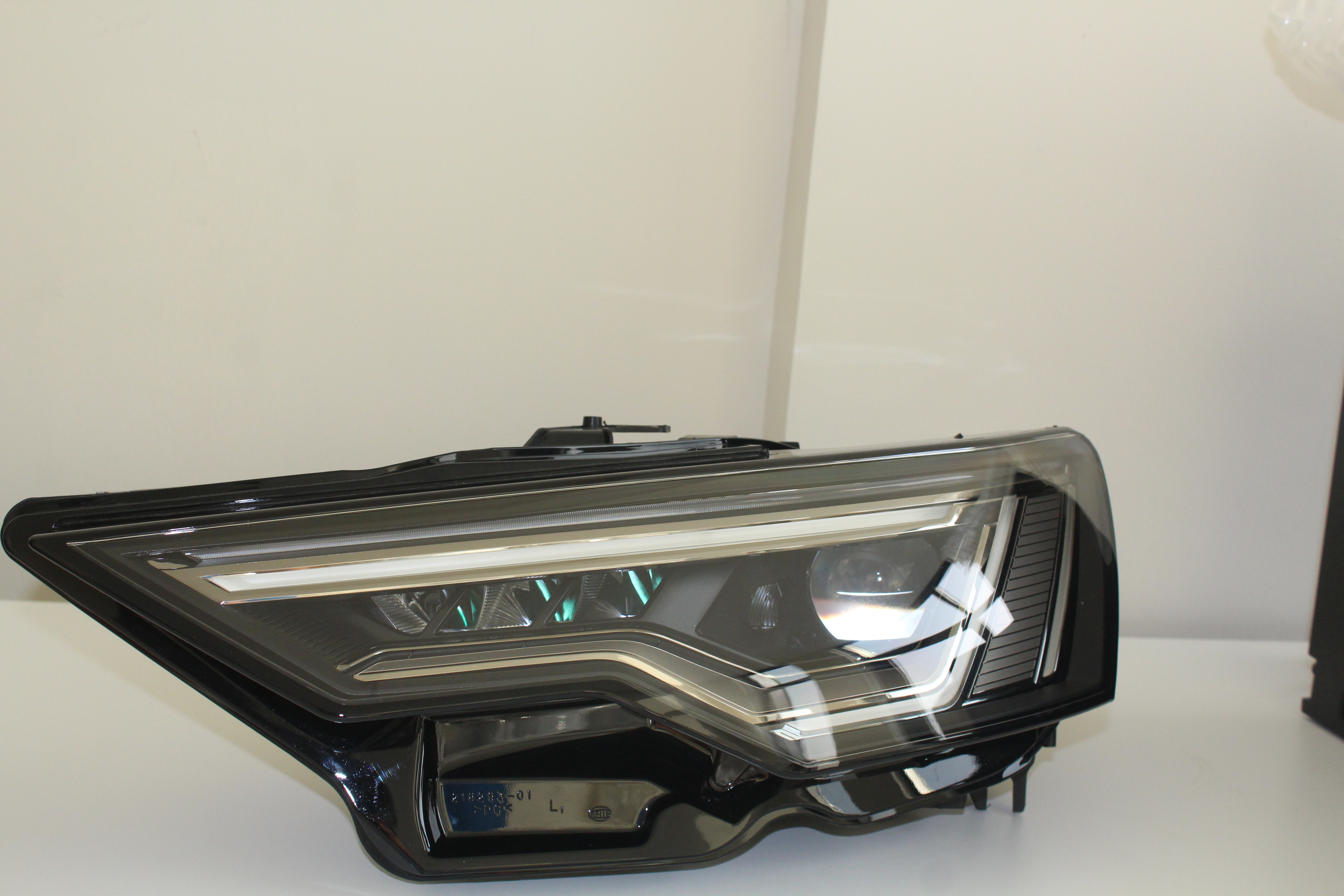  Farol Esquerdo Full LED  Audi A6 C8