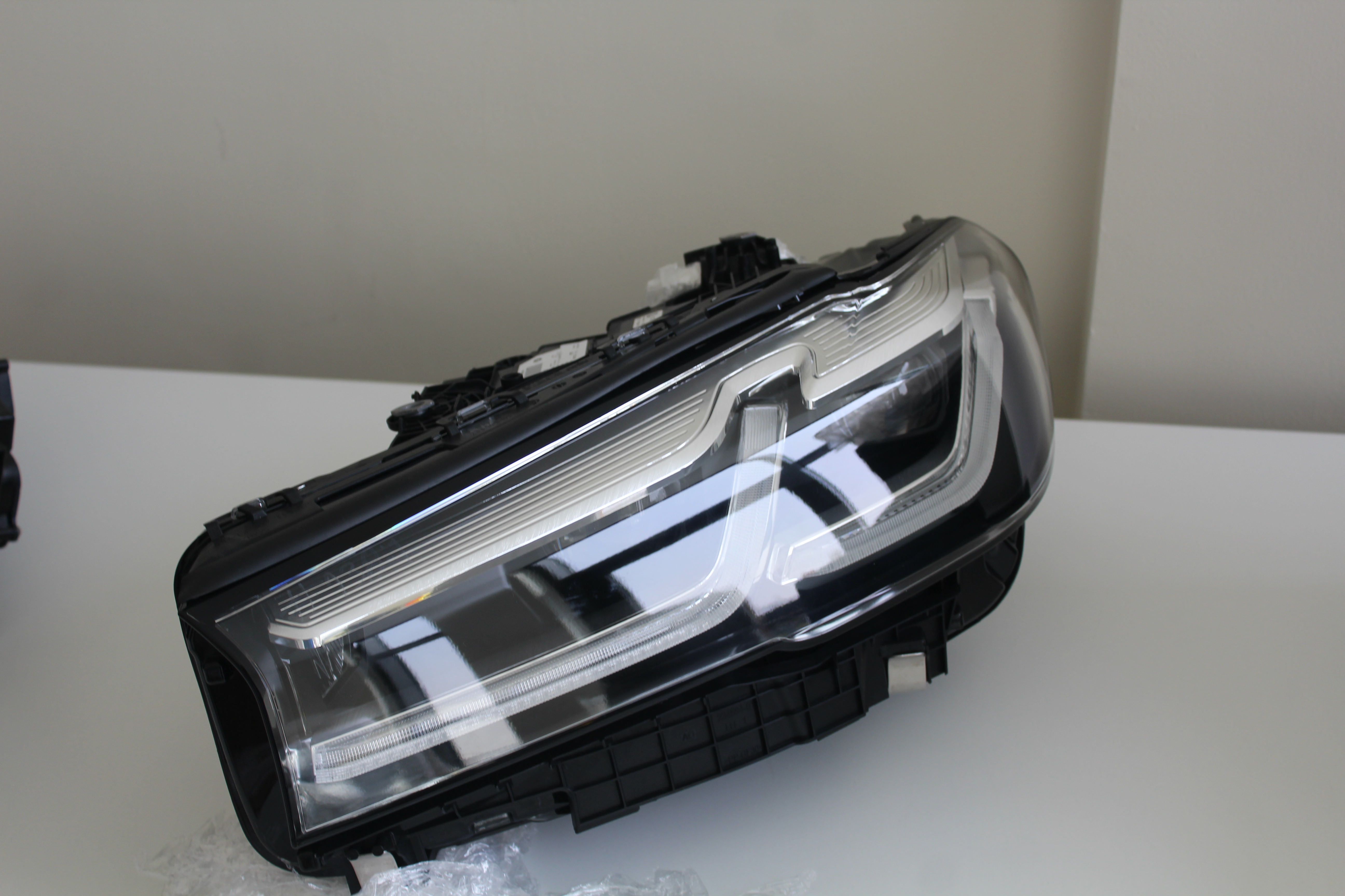 Farol Esquerdo Full LED BMW Série 5 (G30/G31) (2017–2023)