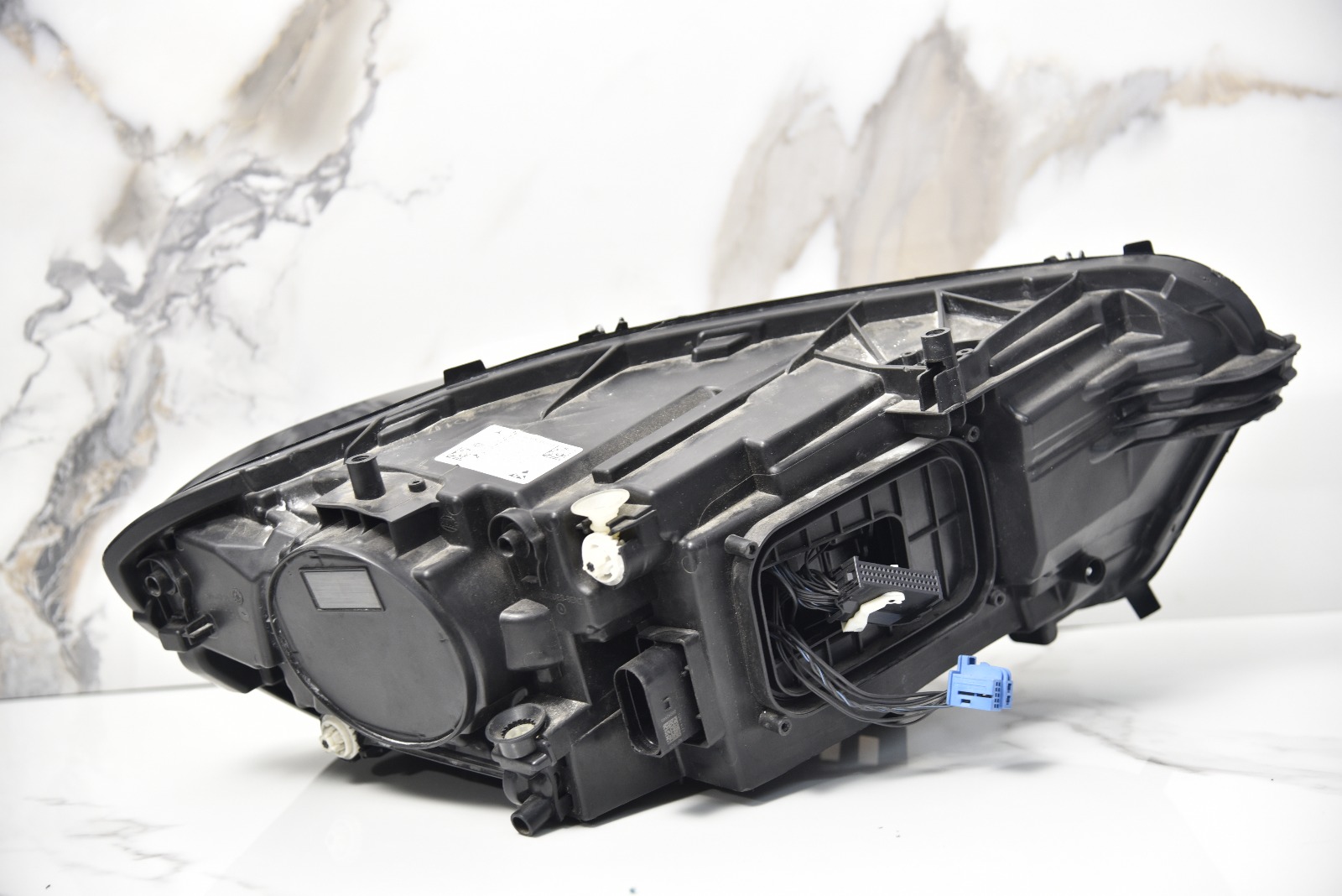 Farol Dianteiro Esquerdo LED Mercedes-Benz CLA (C118 / X118) (2019–2023)