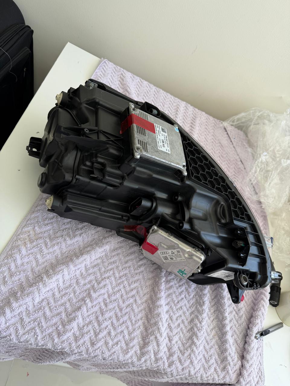 Farol Dianteiro Direito LED Audi A3