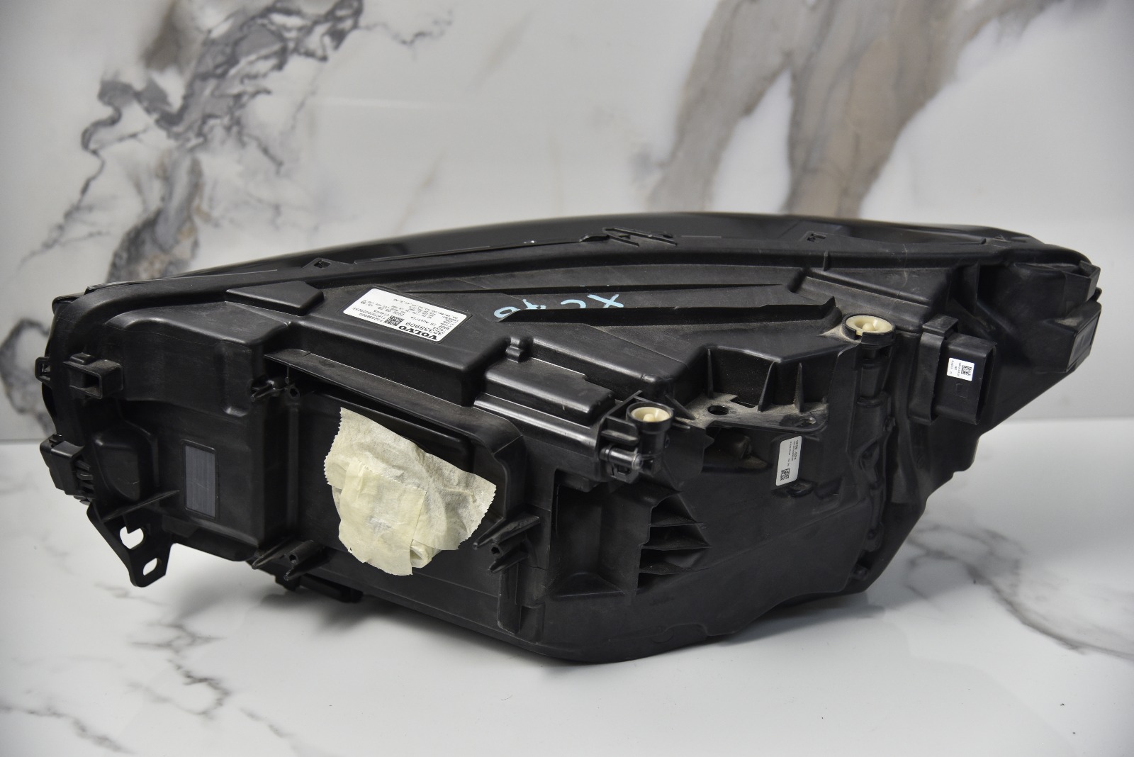 Farol Dianteiro Esquerdo LED Volvo XC40 (X01) (2018–2023)