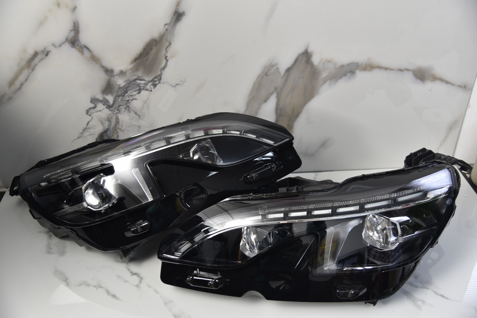 Farol Dianteiro Esquerdo LED / AFS Peugeot 3008 / 5008 II (2016–2020)