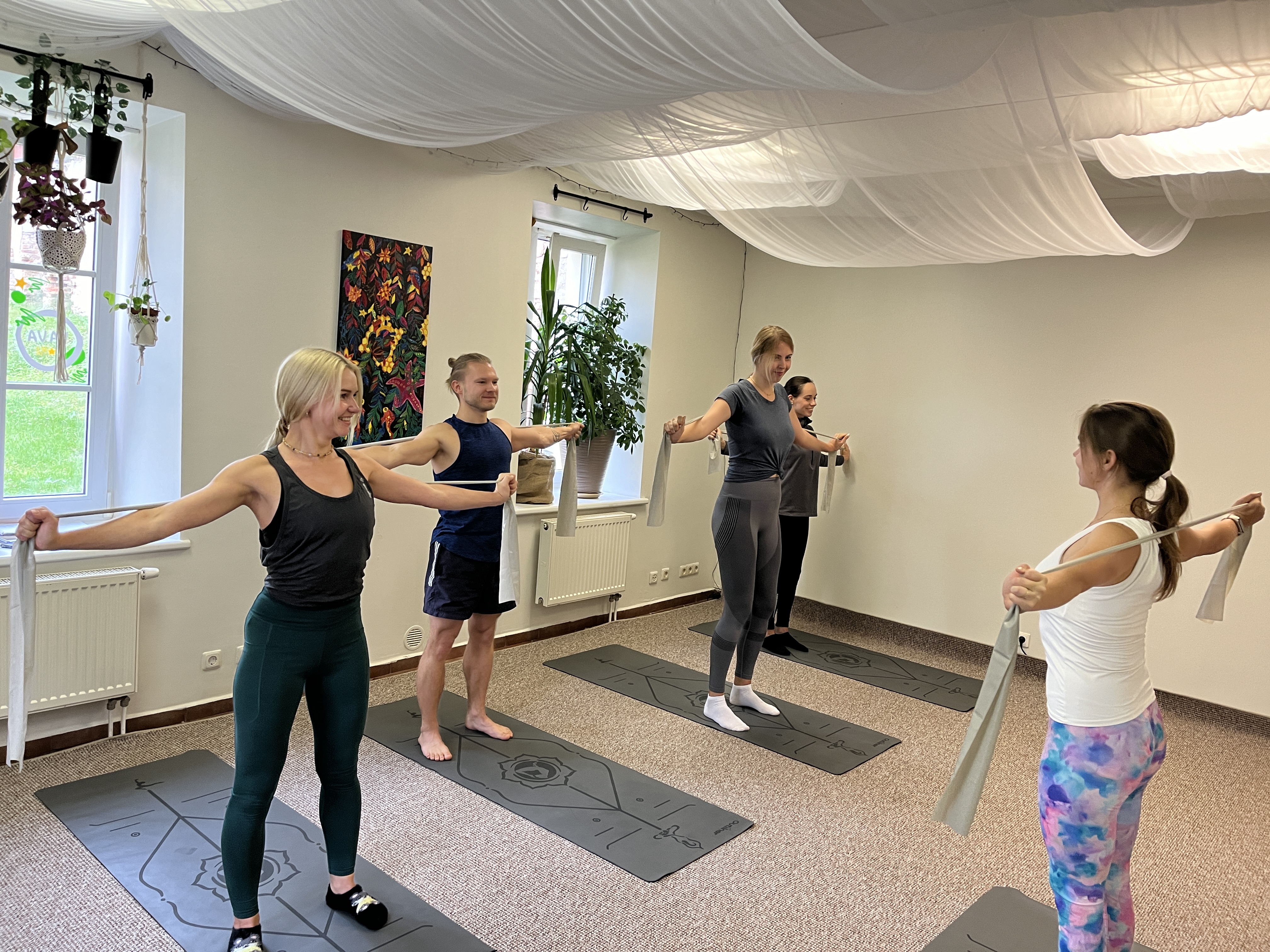 Grupinės treniruotės "Aktyvūs pietūs" (pirmadieniais, trečiadieniais 12.00 val.)