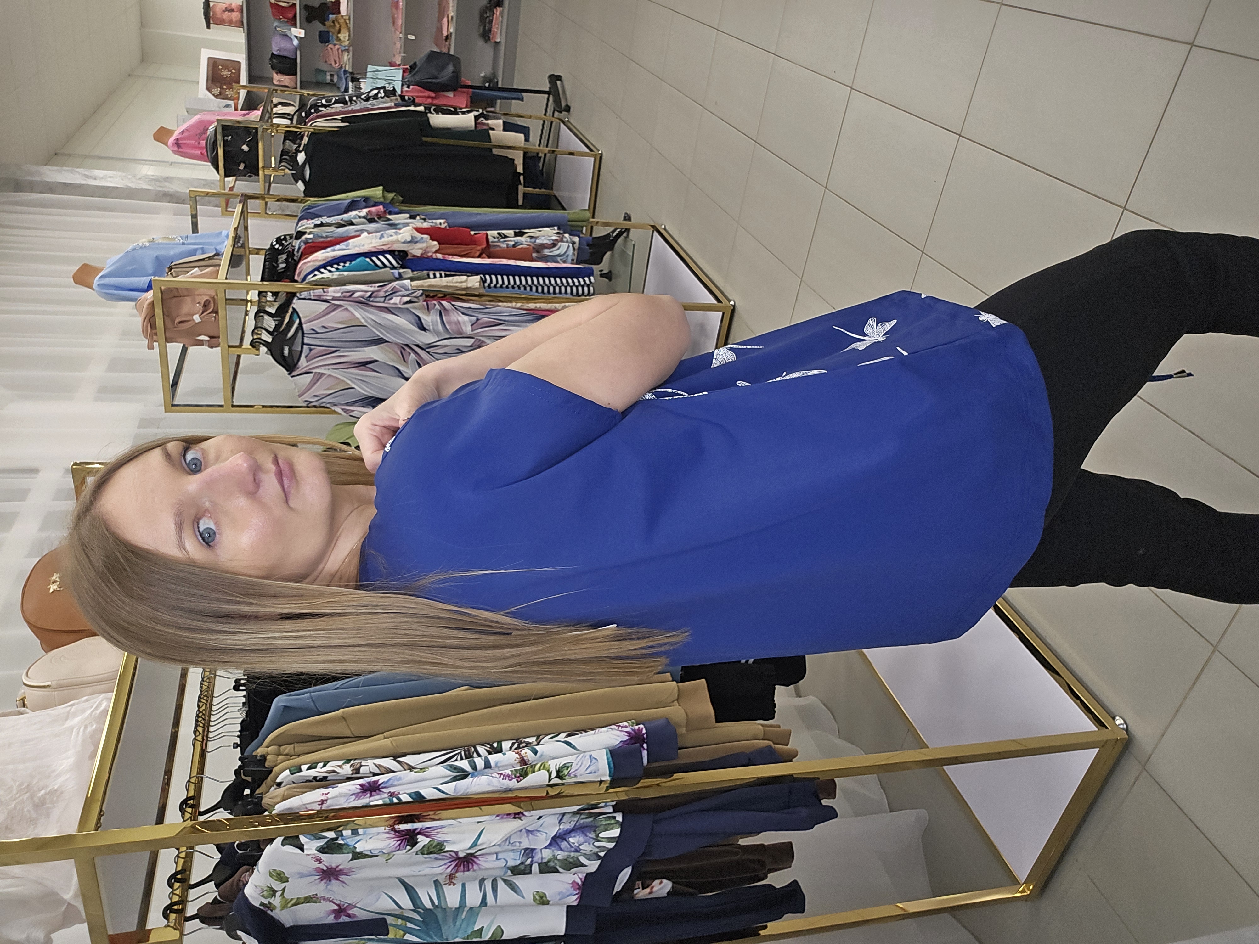 Maikutė su laumžirgiais