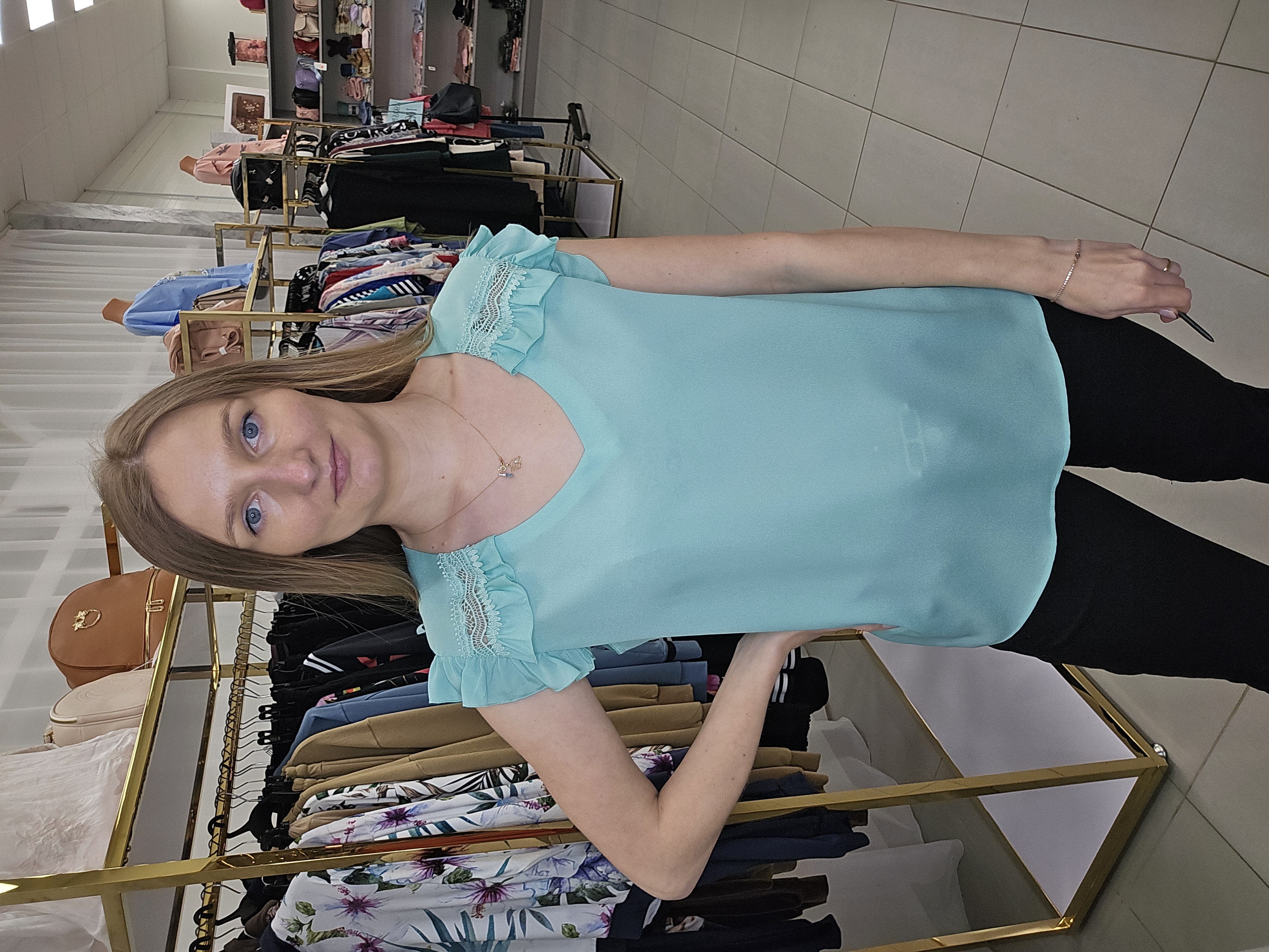 Palaidinė be rankoviu