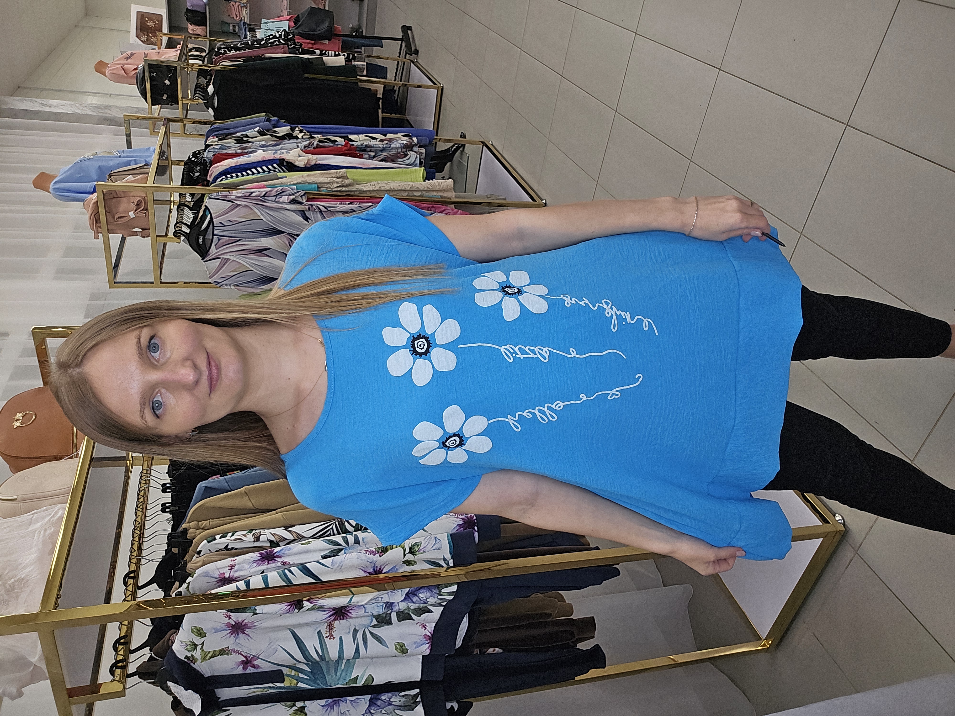 Palaidinė su gėlėmis