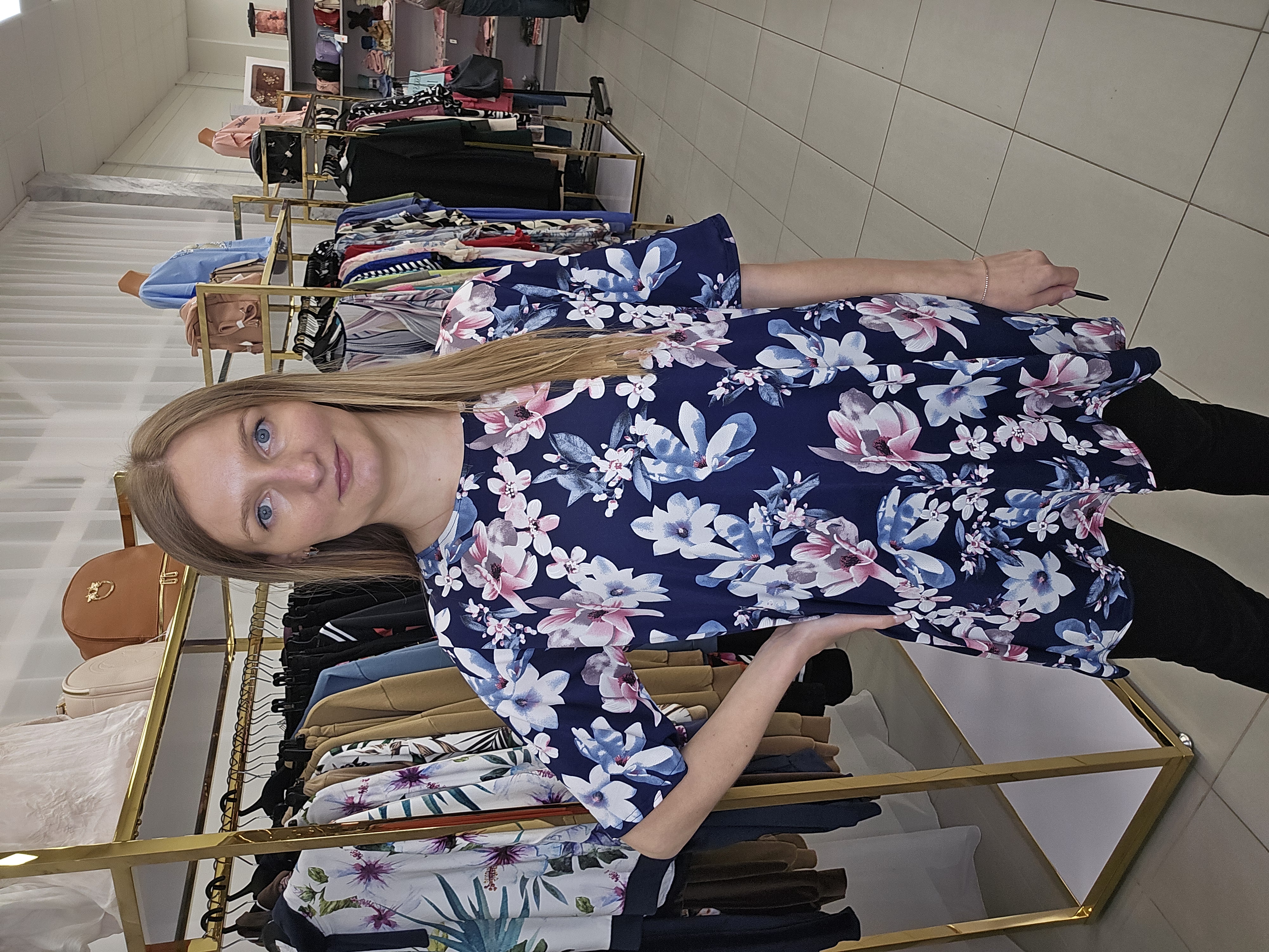 Palaidinė su gėlėmis