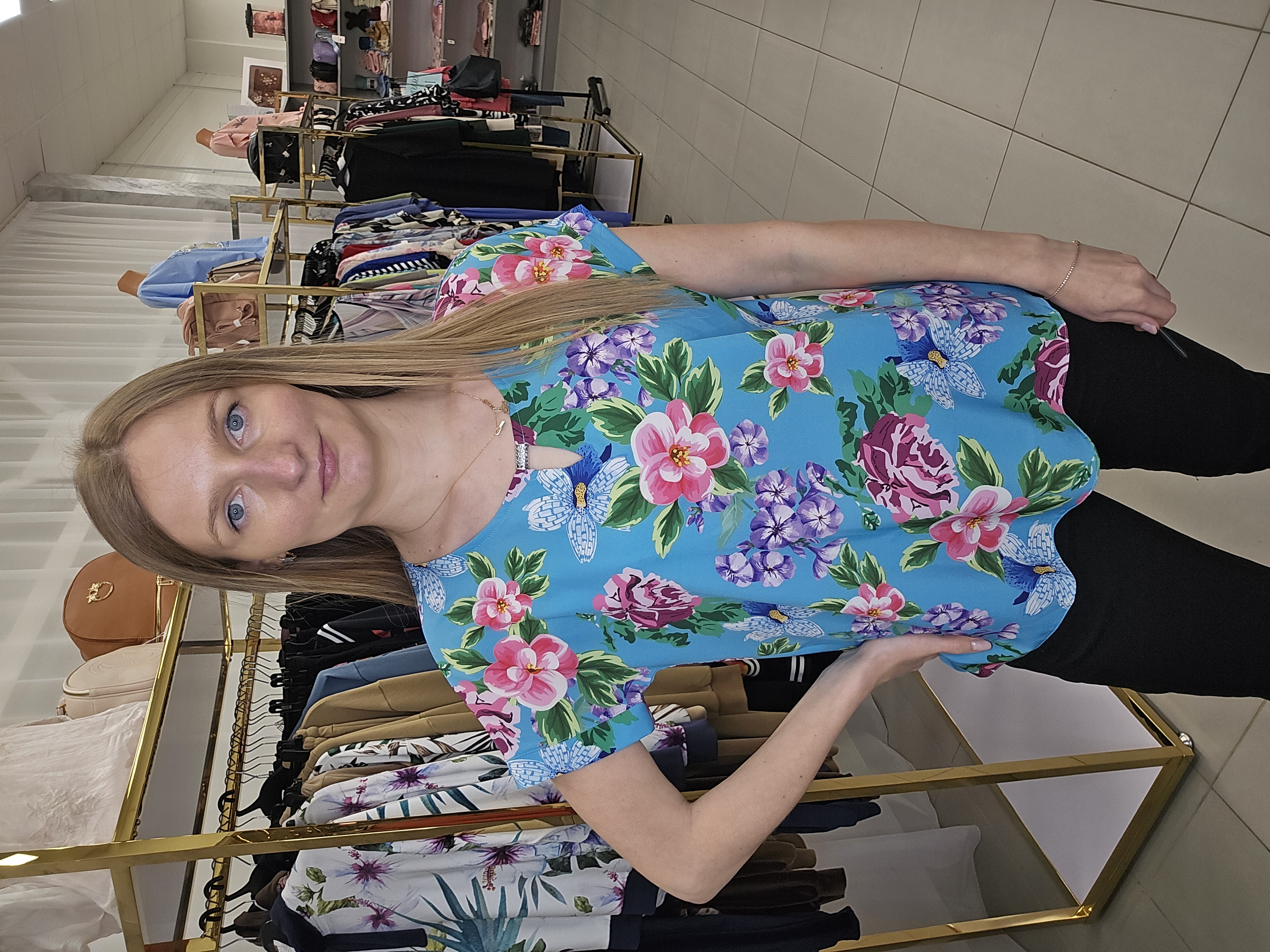 Palaidinė su gėlėmis