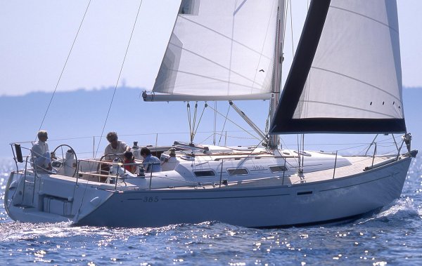 Week Charter Machimbombo, Dufour 385