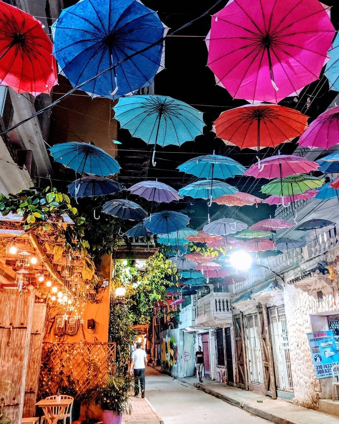 Walled city & Getsemani tour by electric scootter