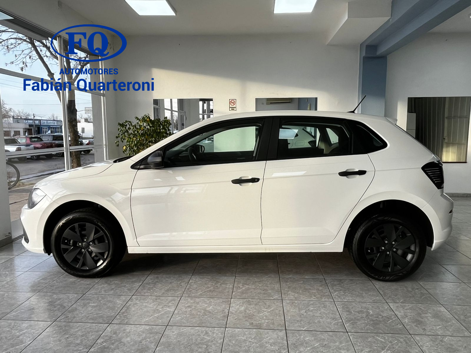 VOLKSWAGEN POLO TRACK 0KM – MANUAL – NAFTA