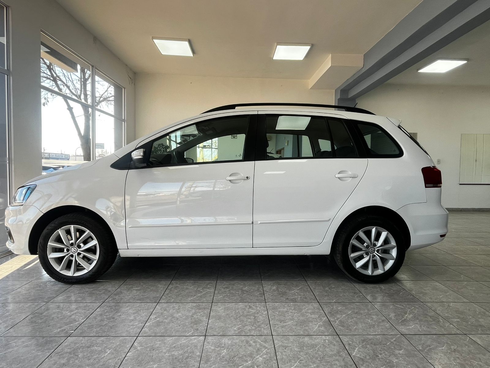 VOLKSWAGEN SURAN TRENDLINE 1.6 MSI - 2016