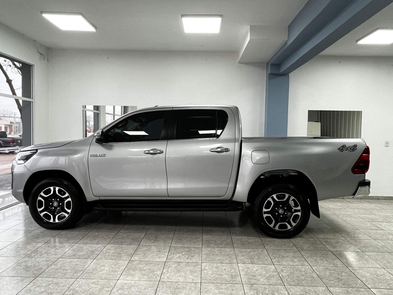 TOYOTA HILUX SRX 2.8 TDI 4X4 AUTOMATICA - 2022 (VENDIDA)