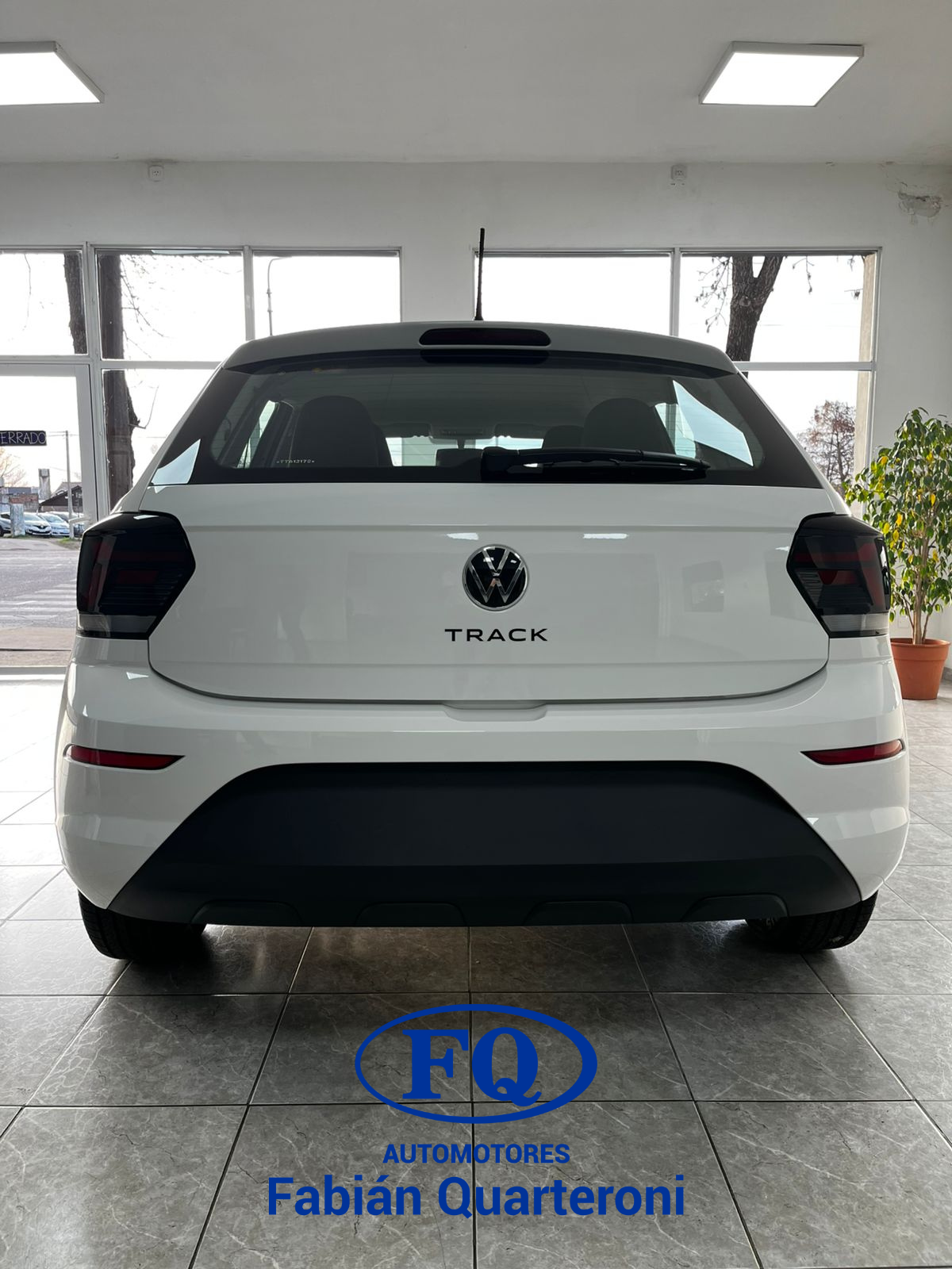 VOLKSWAGEN POLO TRACK 0KM – MANUAL – NAFTA