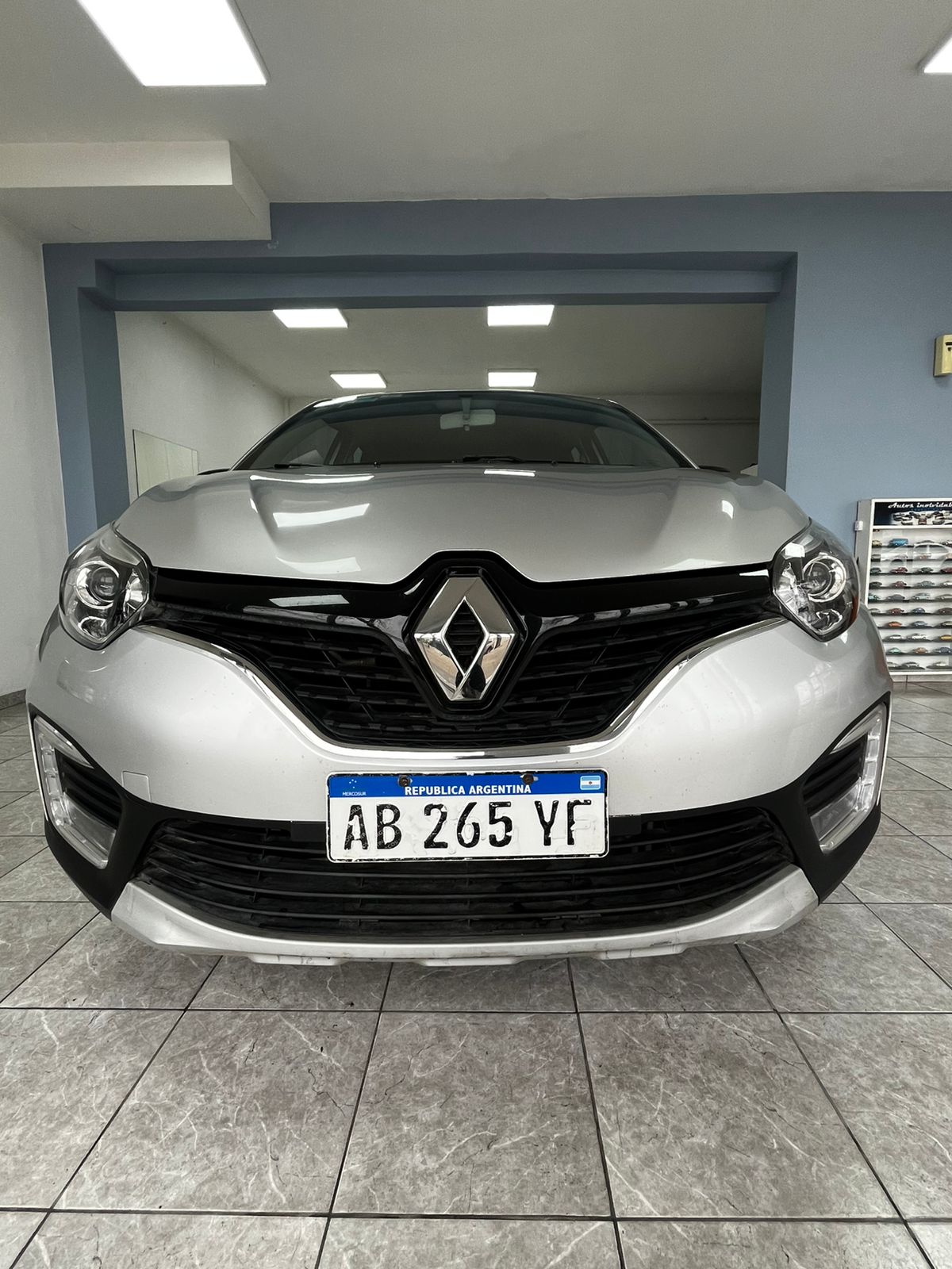 RENAULT CAPTUR ZEN - 2017 (VENDIDA)