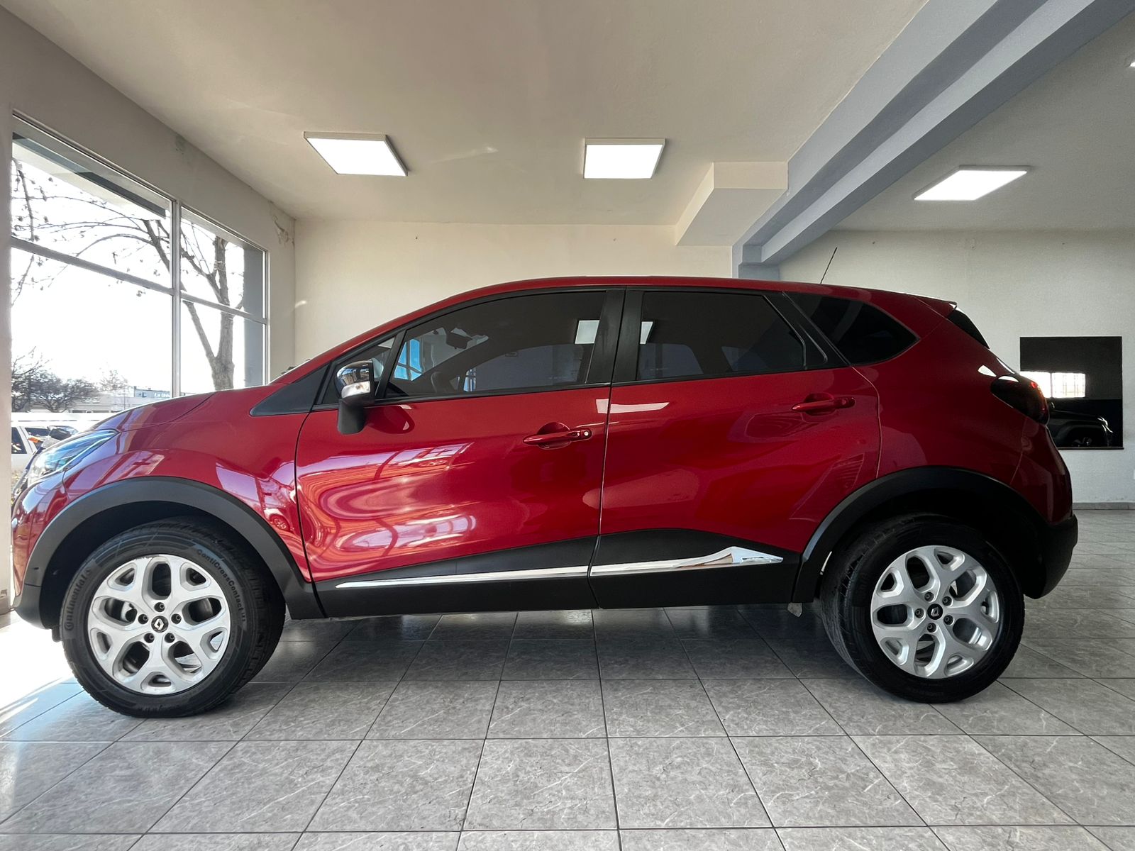 RENAULT CAPTUR ZEN 2.0 - 2020 (VENDIDA)