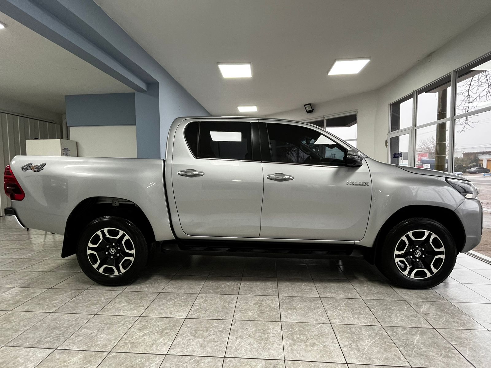 TOYOTA HILUX SRX 2.8 TDI 4X4 AUTOMATICA - 2022 (VENDIDA)