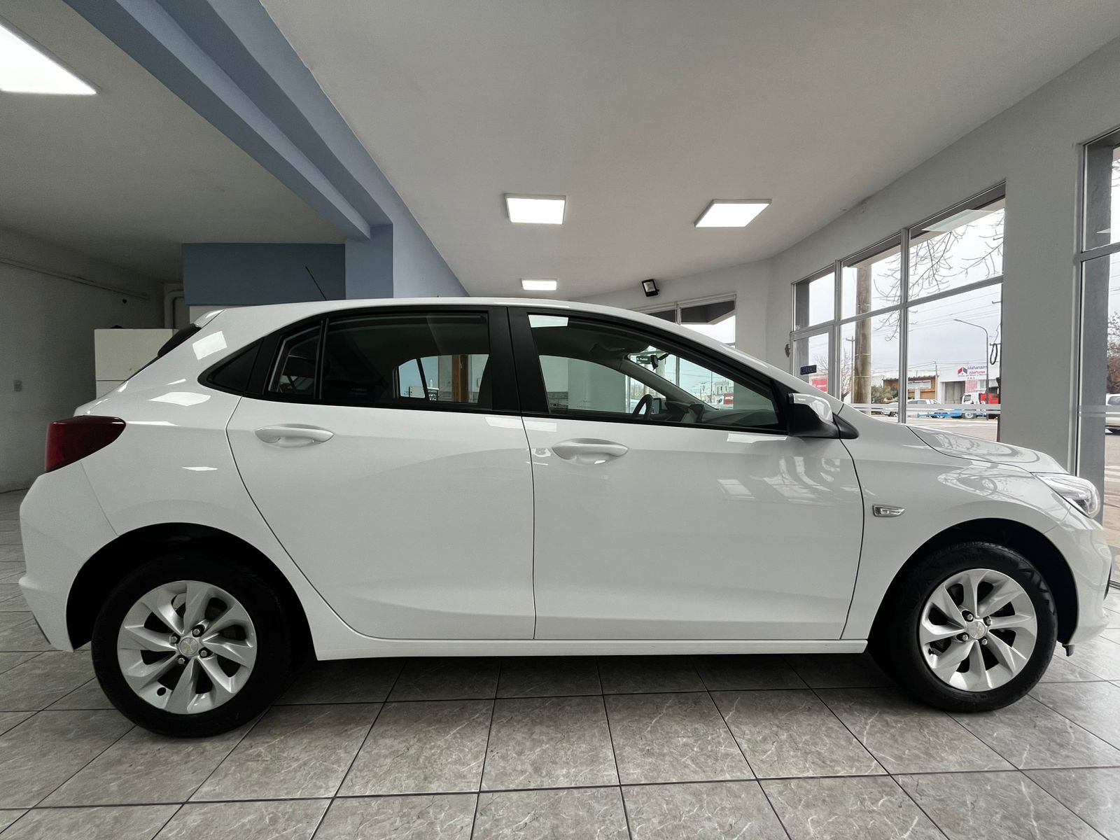 CHEVROLET ONIX 1.2 LT TECH - 2023 ¡VENDIDO!