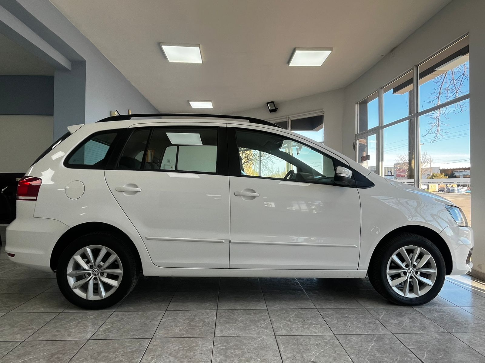 VOLKSWAGEN SURAN TRENDLINE 1.6 MSI - 2016