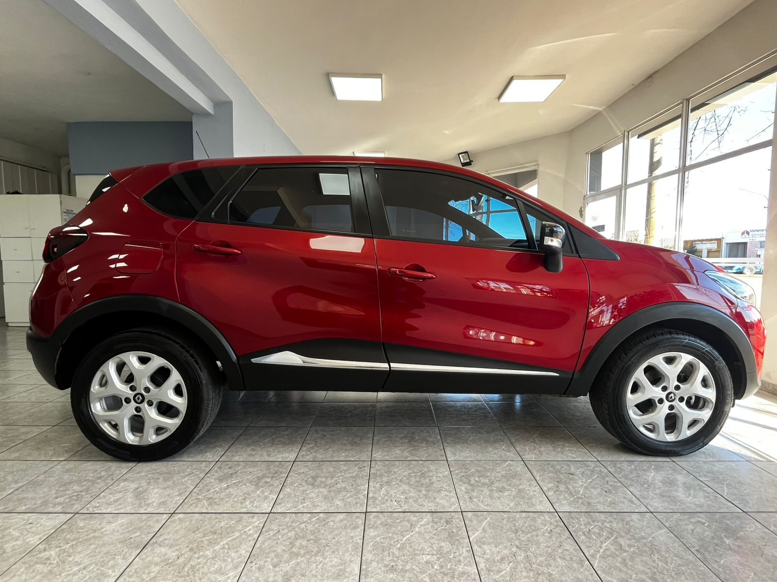 RENAULT CAPTUR ZEN 2.0 - 2020 (VENDIDA)