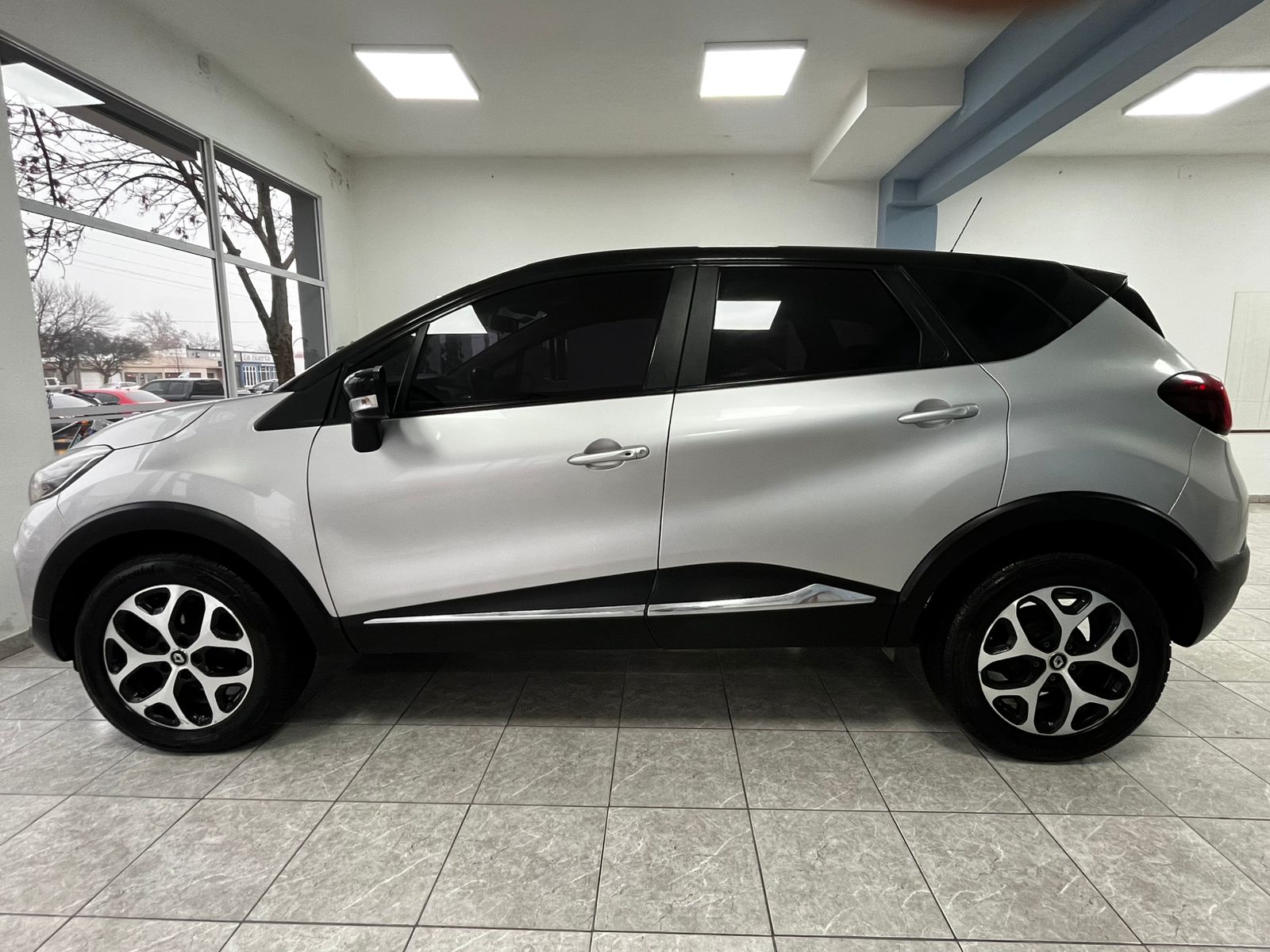 RENAULT CAPTUR INTENS 1.6 CVT - 2018