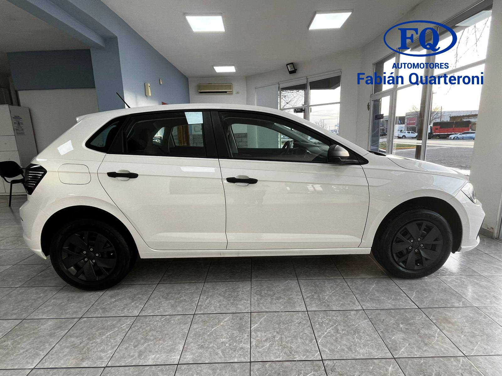 VOLKSWAGEN POLO TRACK 0KM – MANUAL – NAFTA