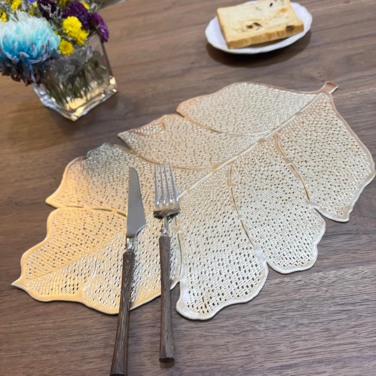 Leaf-shaped Placemat pack of 6