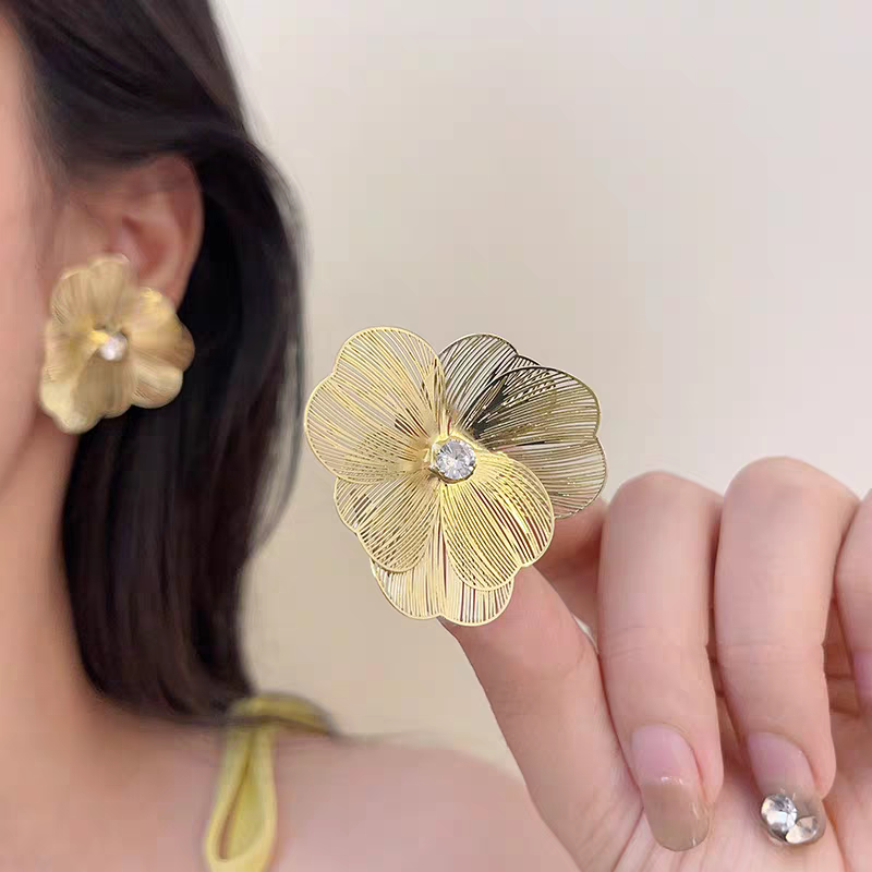 Gold Flower Earrings