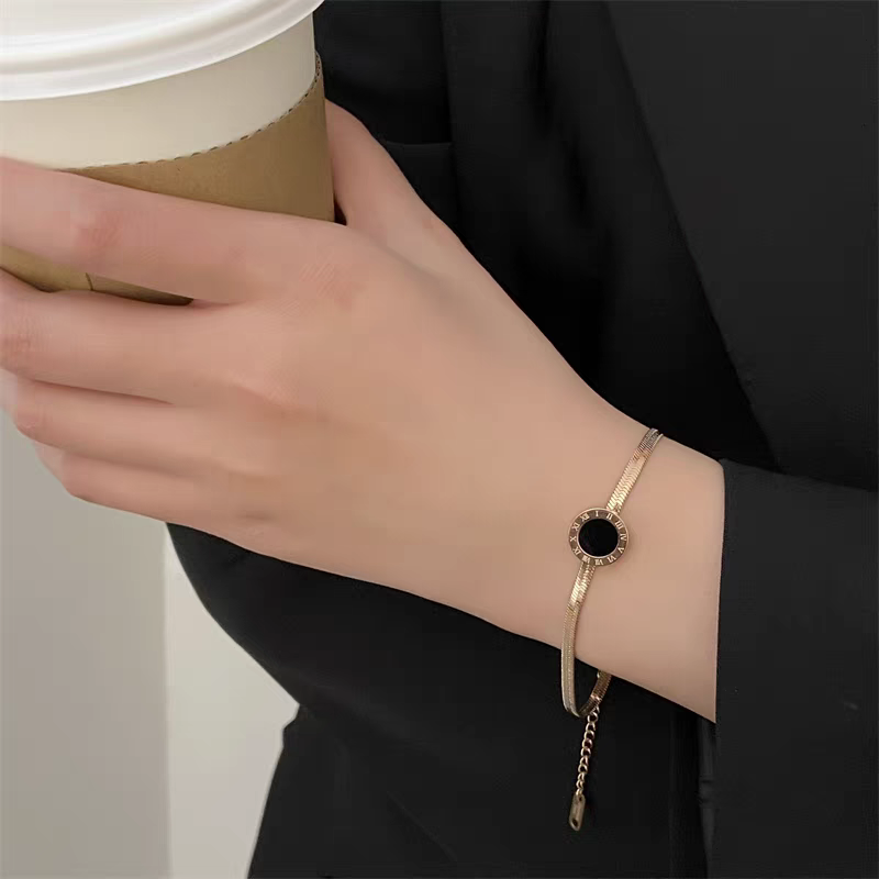 Elegant Gold Bracelet