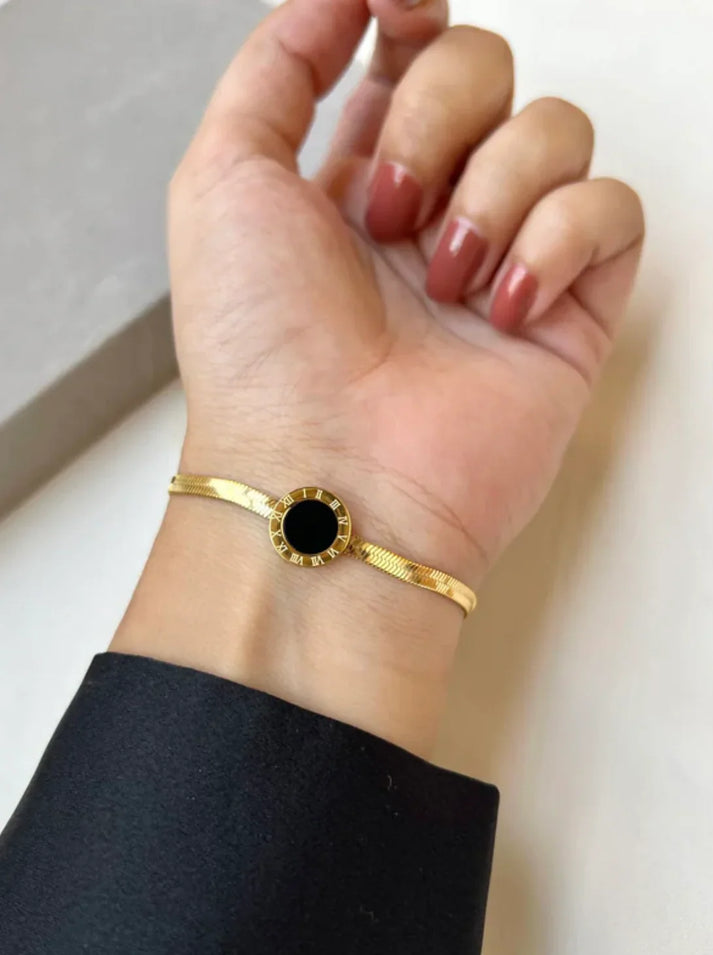 Elegant Gold Bracelet