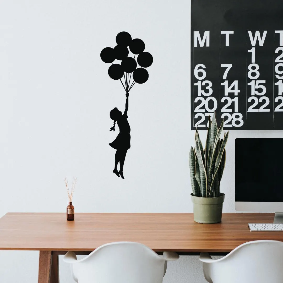 Enfeite de parede menina com balões