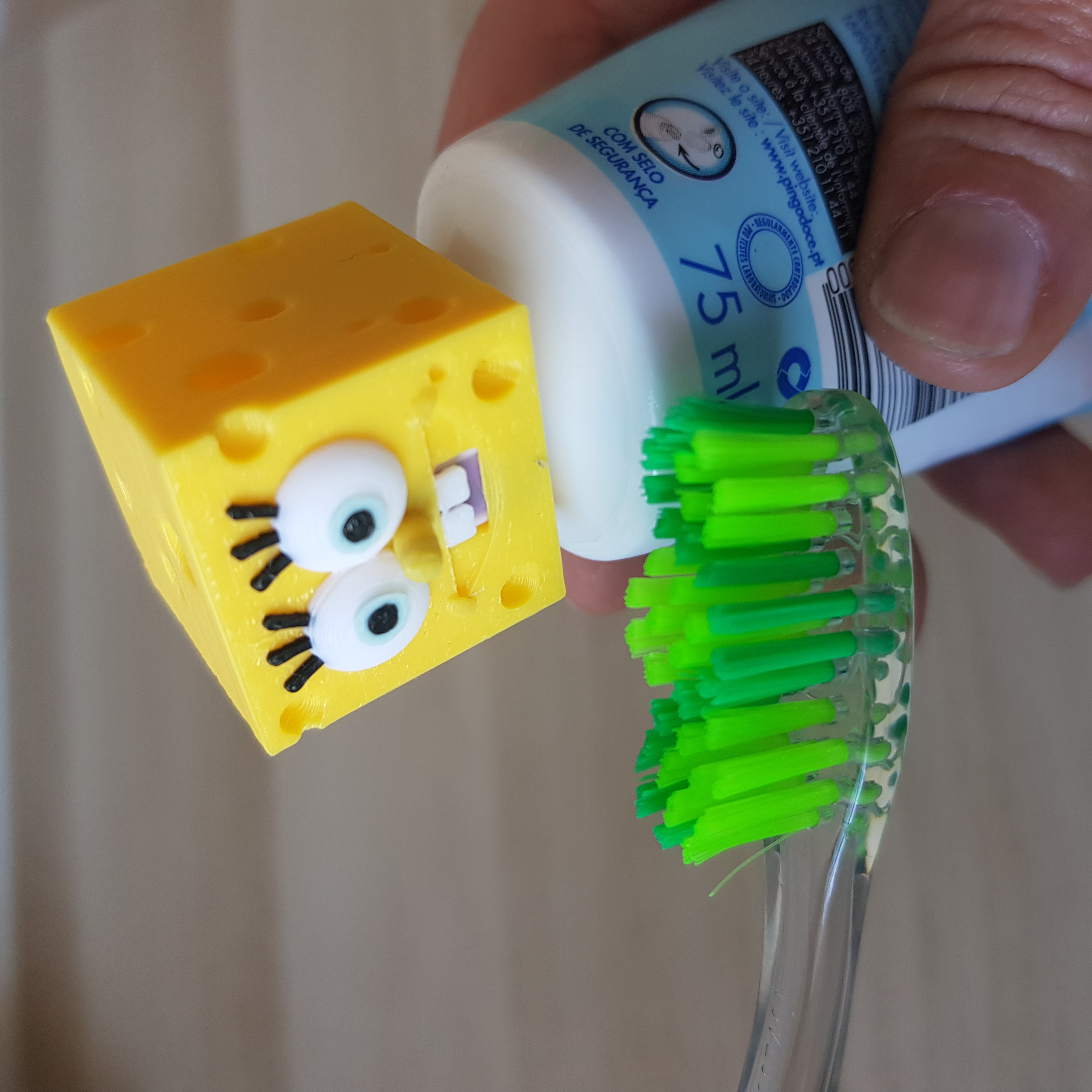 Topo de pasta de dentes Bob Esponja Calça Quadrada