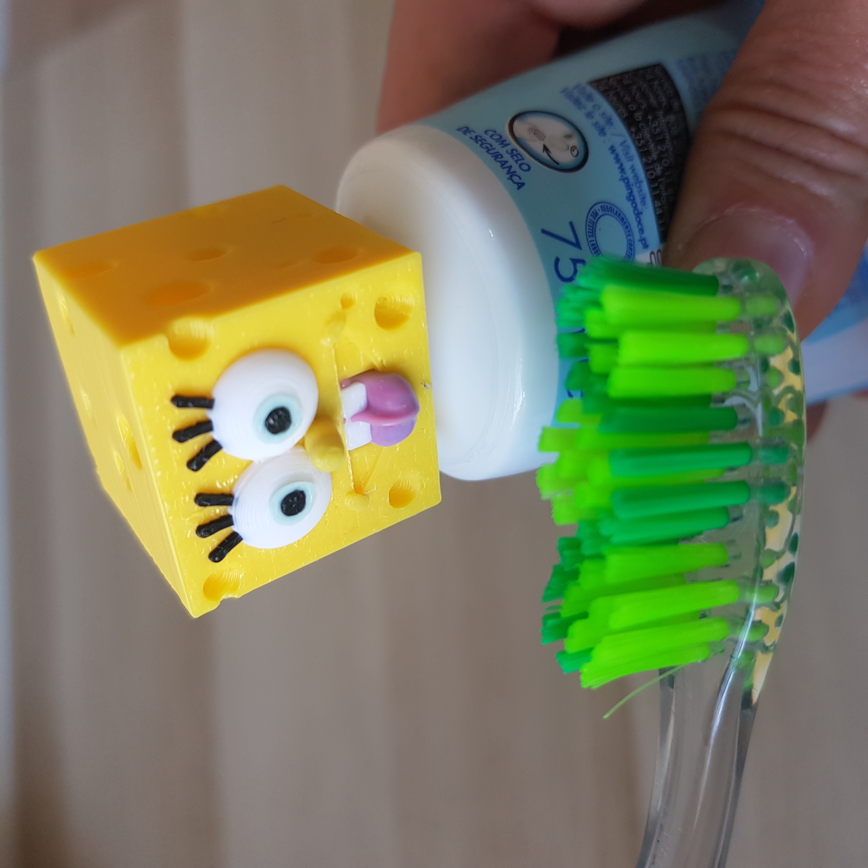 Topo de pasta de dentes Bob Esponja Calça Quadrada