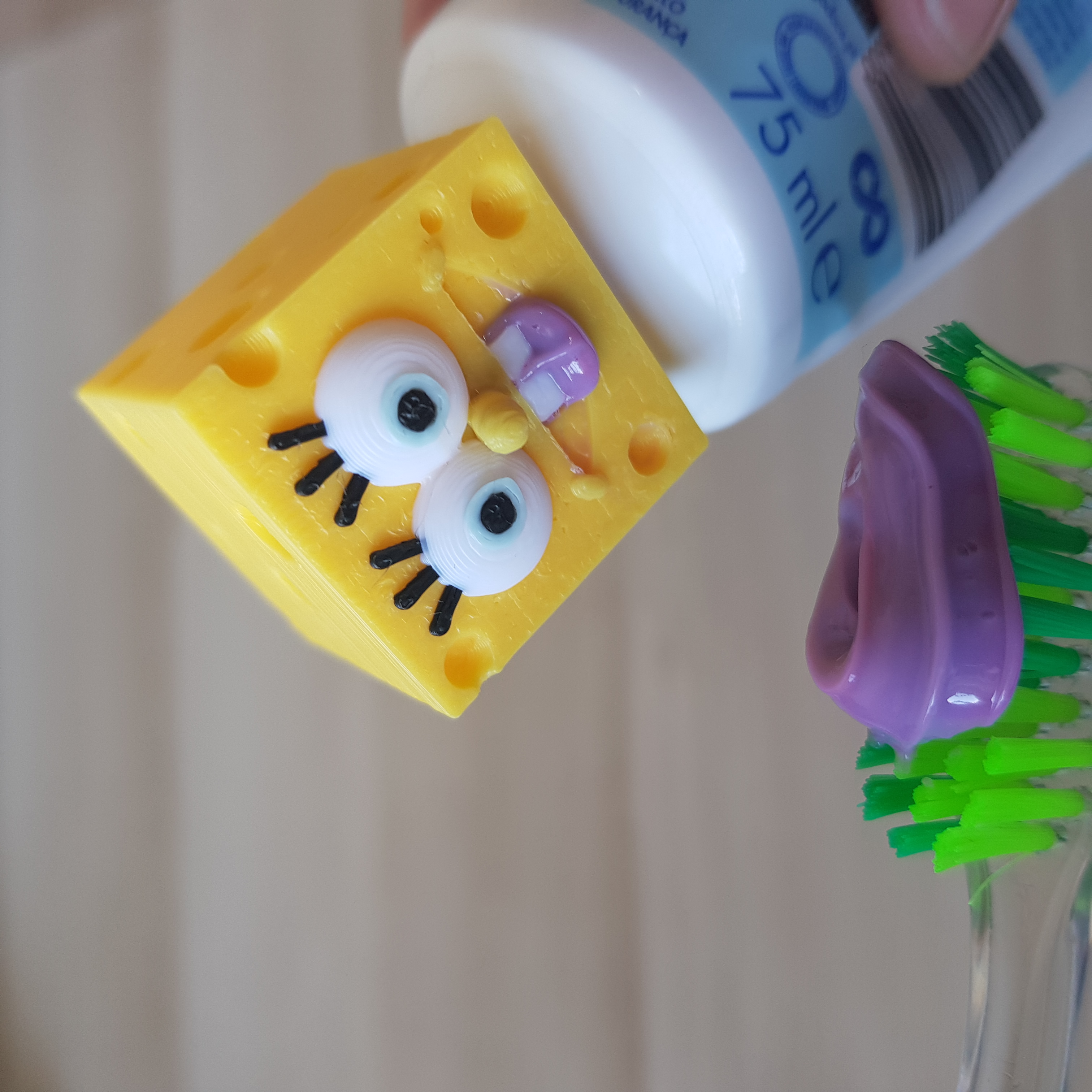 Topo de pasta de dentes Bob Esponja Calça Quadrada